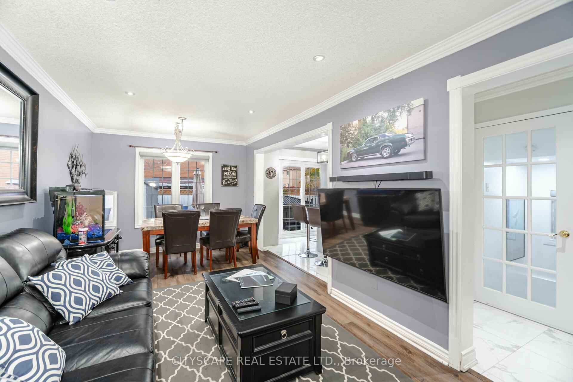 Photo 9 of 90 Toba Crescent, Brampton, Heart Lake East — HOMEH