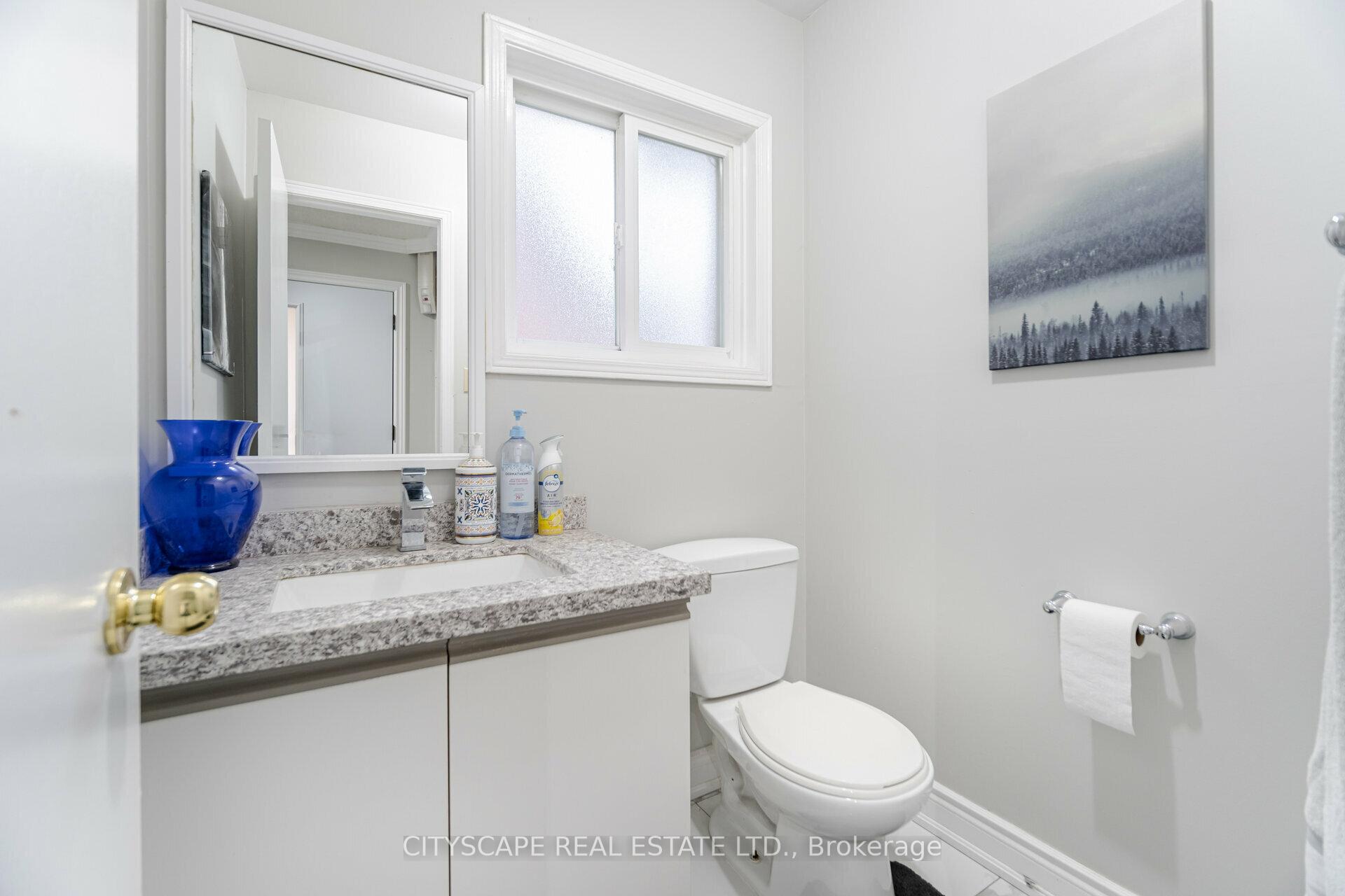 Photo 15 of 90 Toba Crescent, Brampton, Heart Lake East — HOMEH