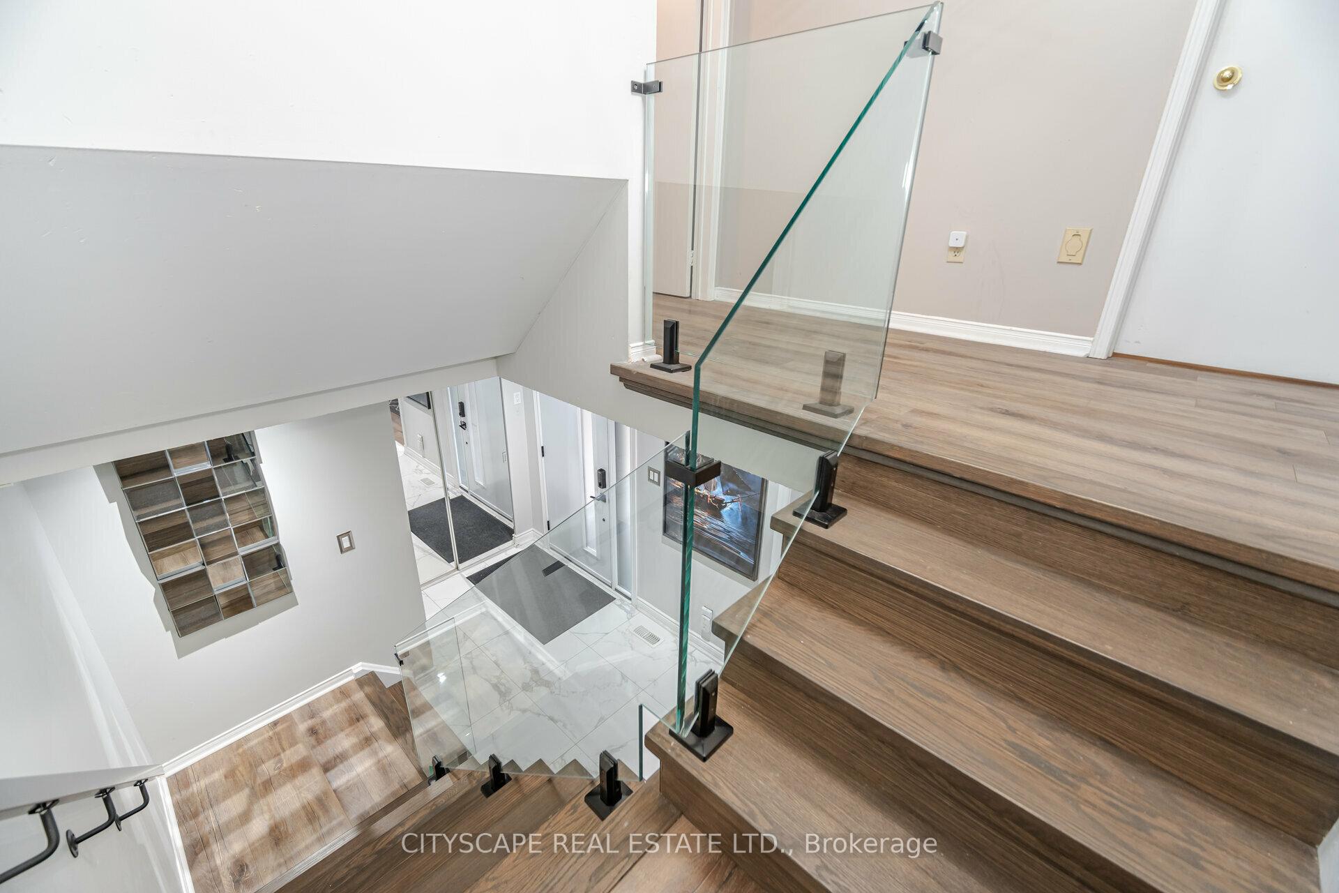 Photo 18 of 90 Toba Crescent, Brampton, Heart Lake East — HOMEH