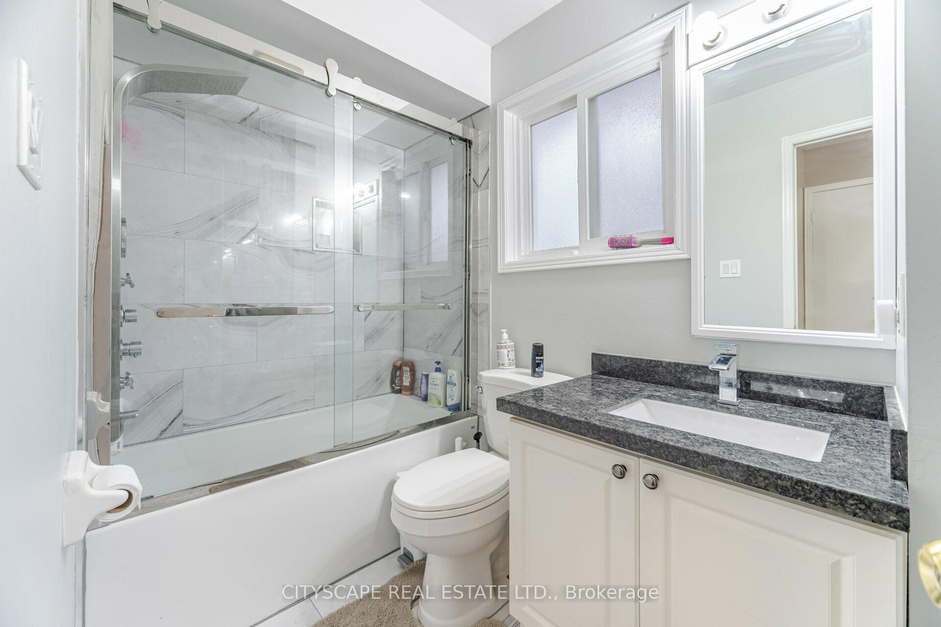Photo 26 of 90 Toba Crescent, Brampton, Heart Lake East — HOMEH