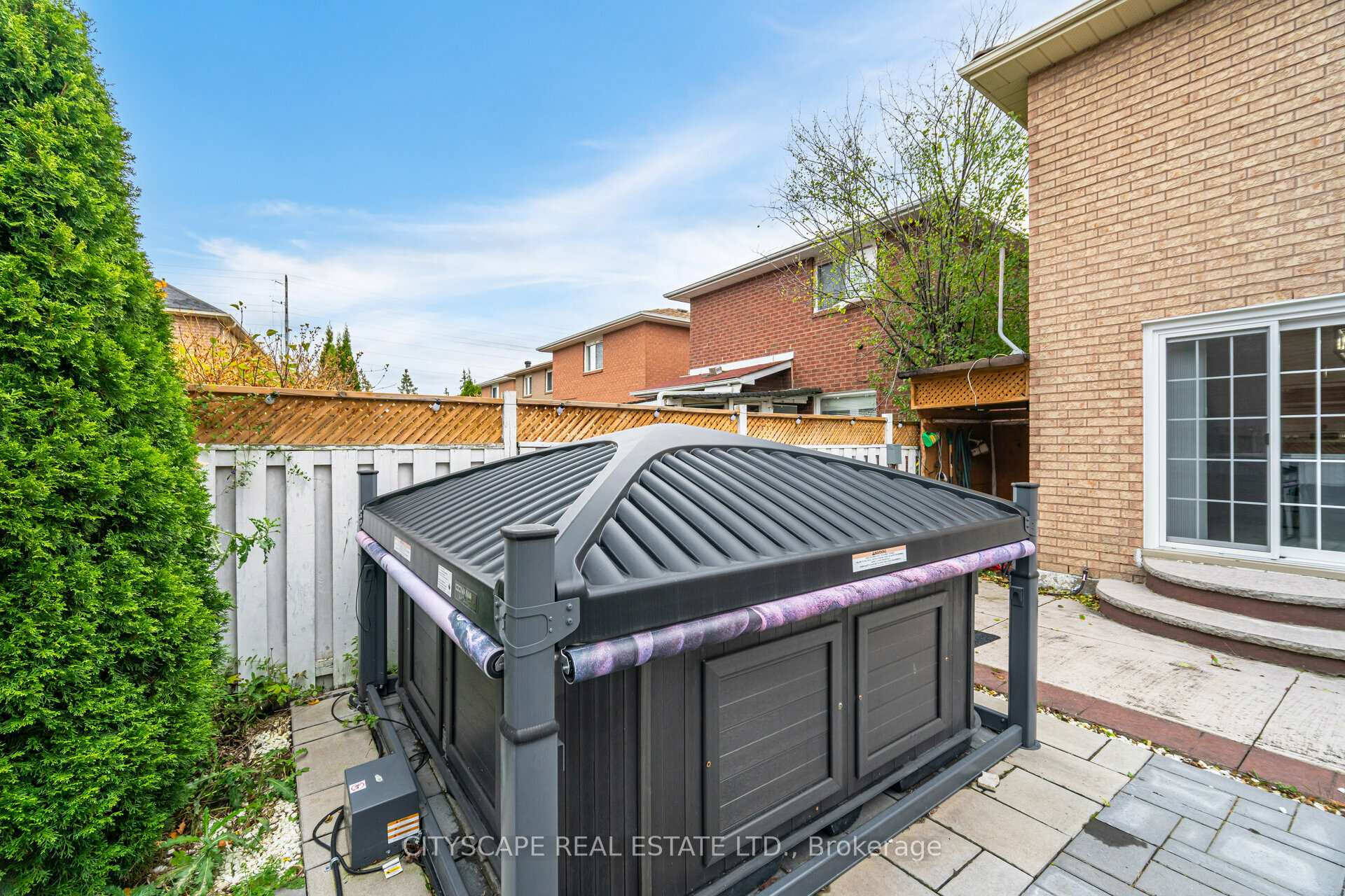 Photo 38 of 90 Toba Crescent, Brampton, Heart Lake East — HOMEH