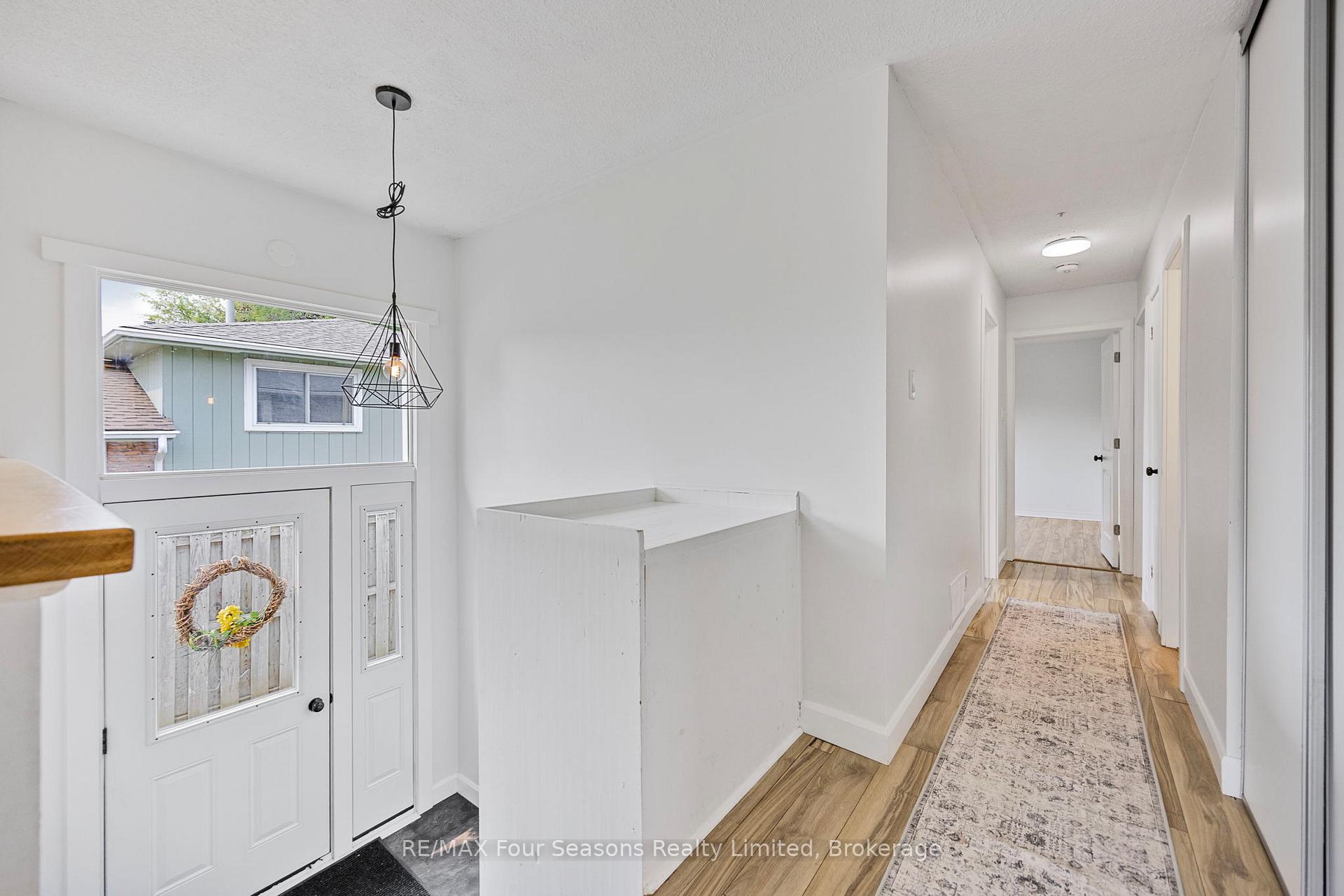 Photo 6 of 68 Courtice Crescent, Collingwood — HOMEH