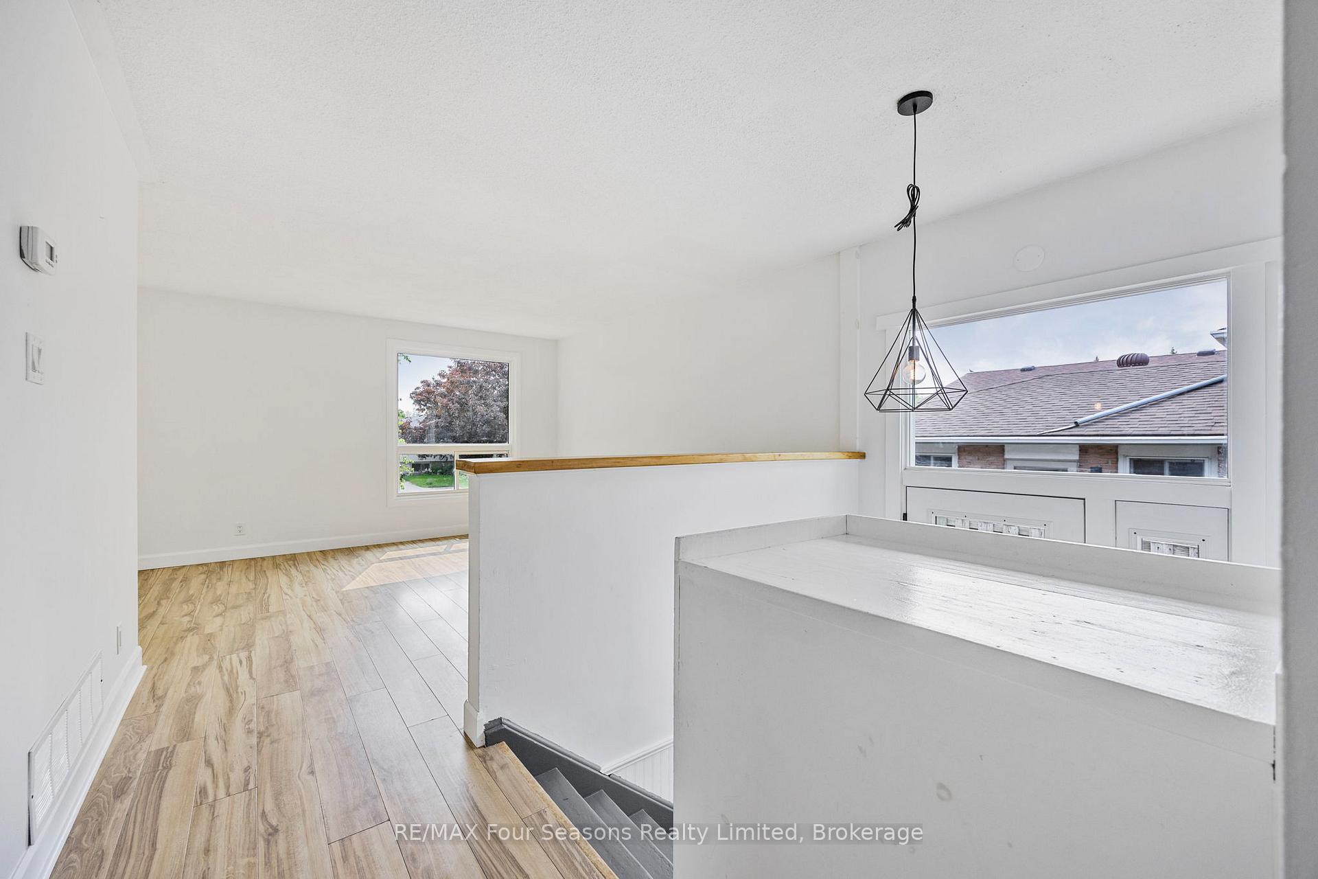 Photo 7 of 68 Courtice Crescent, Collingwood — HOMEH