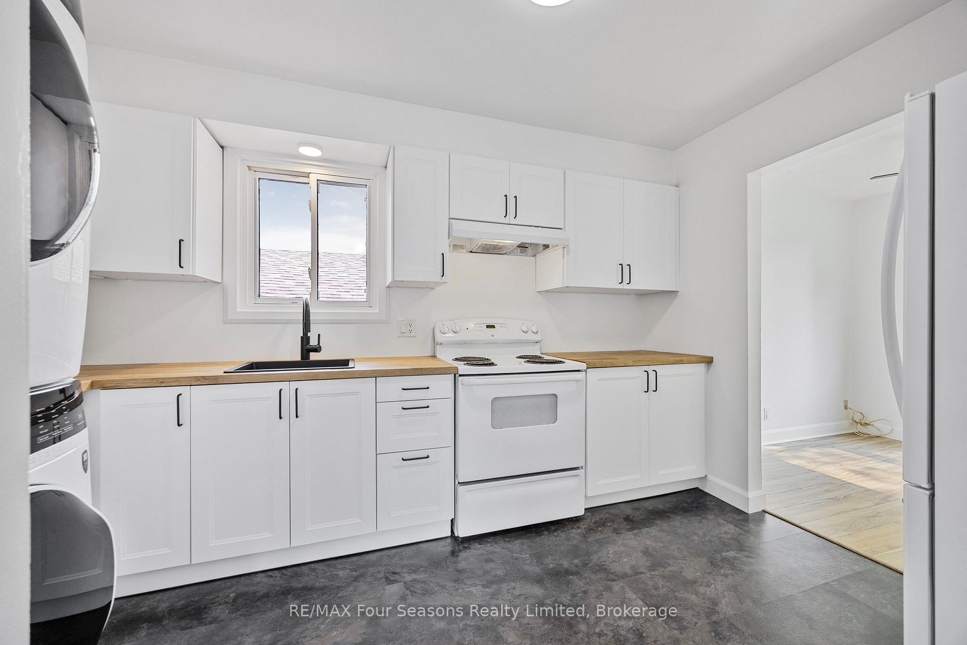 Photo 14 of 68 Courtice Crescent, Collingwood — HOMEH
