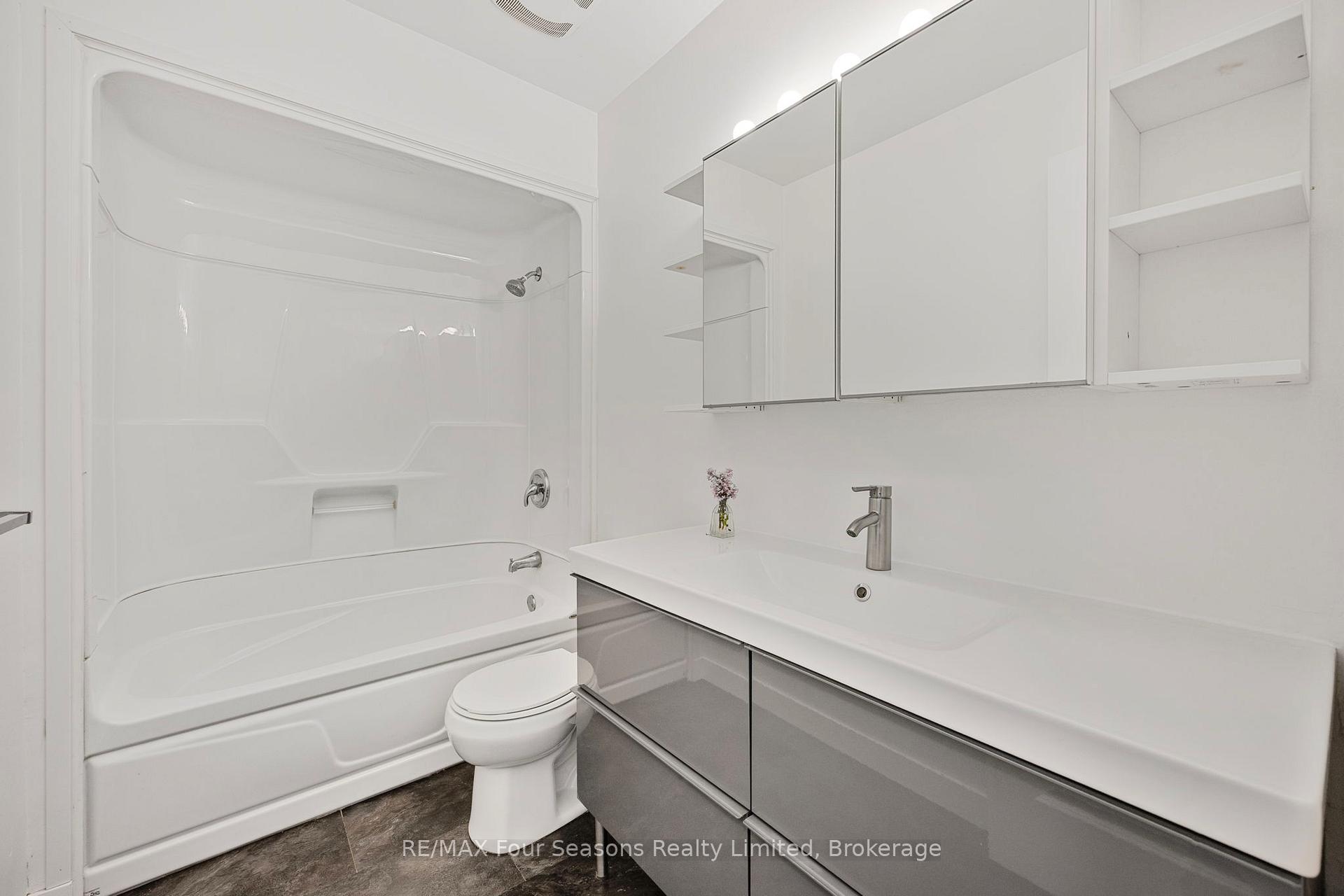 Photo 16 of 68 Courtice Crescent, Collingwood — HOMEH