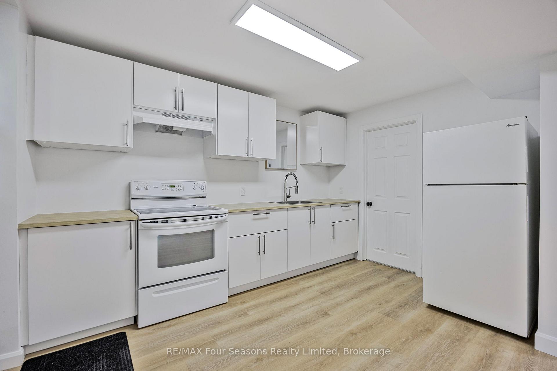 Photo 18 of 68 Courtice Crescent, Collingwood — HOMEH