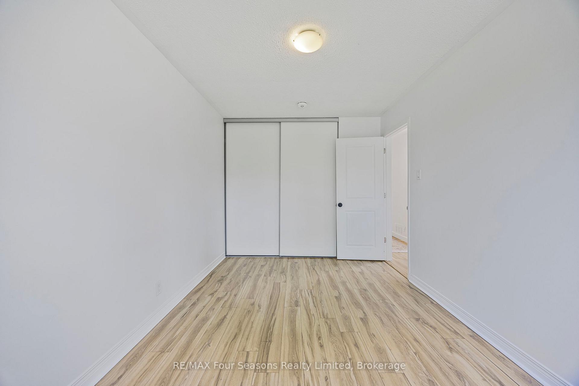 Photo 33 of 68 Courtice Crescent, Collingwood — HOMEH