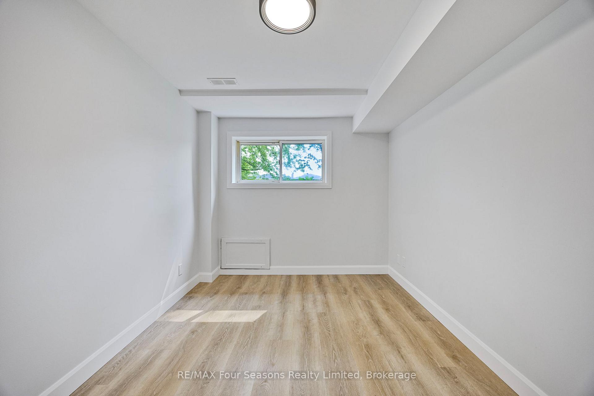 Photo 39 of 68 Courtice Crescent, Collingwood — HOMEH