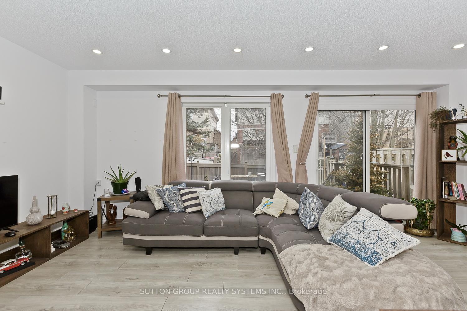 Photo 13 of Unit 4, 222 Fall Fair Way, Hamilton, Binbrook — HOMEH