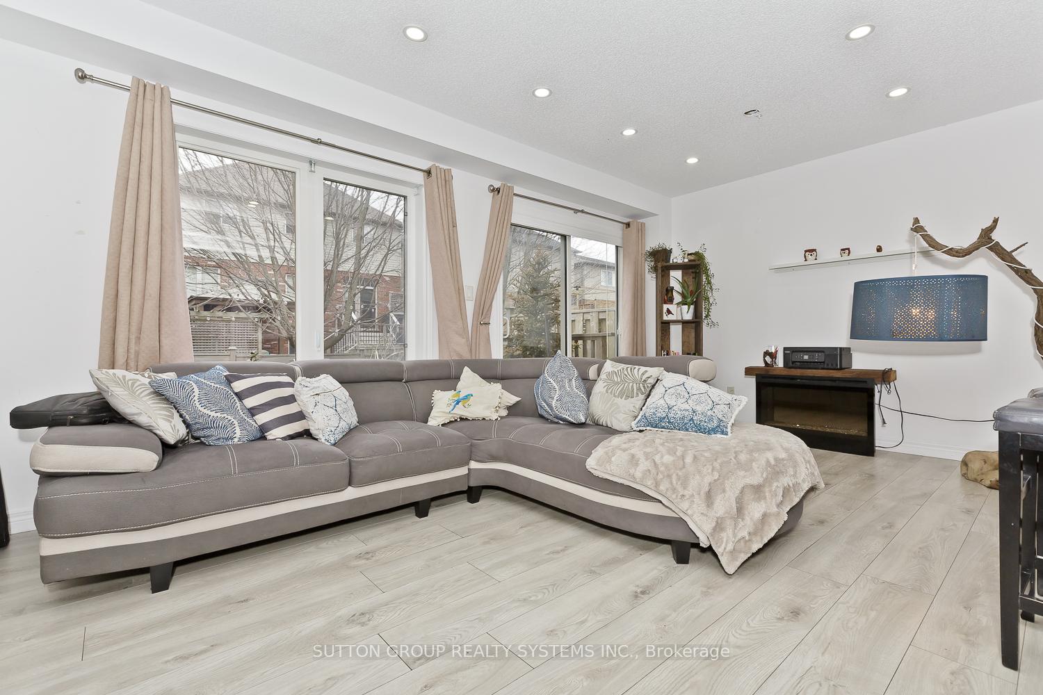 Photo 14 of Unit 4, 222 Fall Fair Way, Hamilton, Binbrook — HOMEH