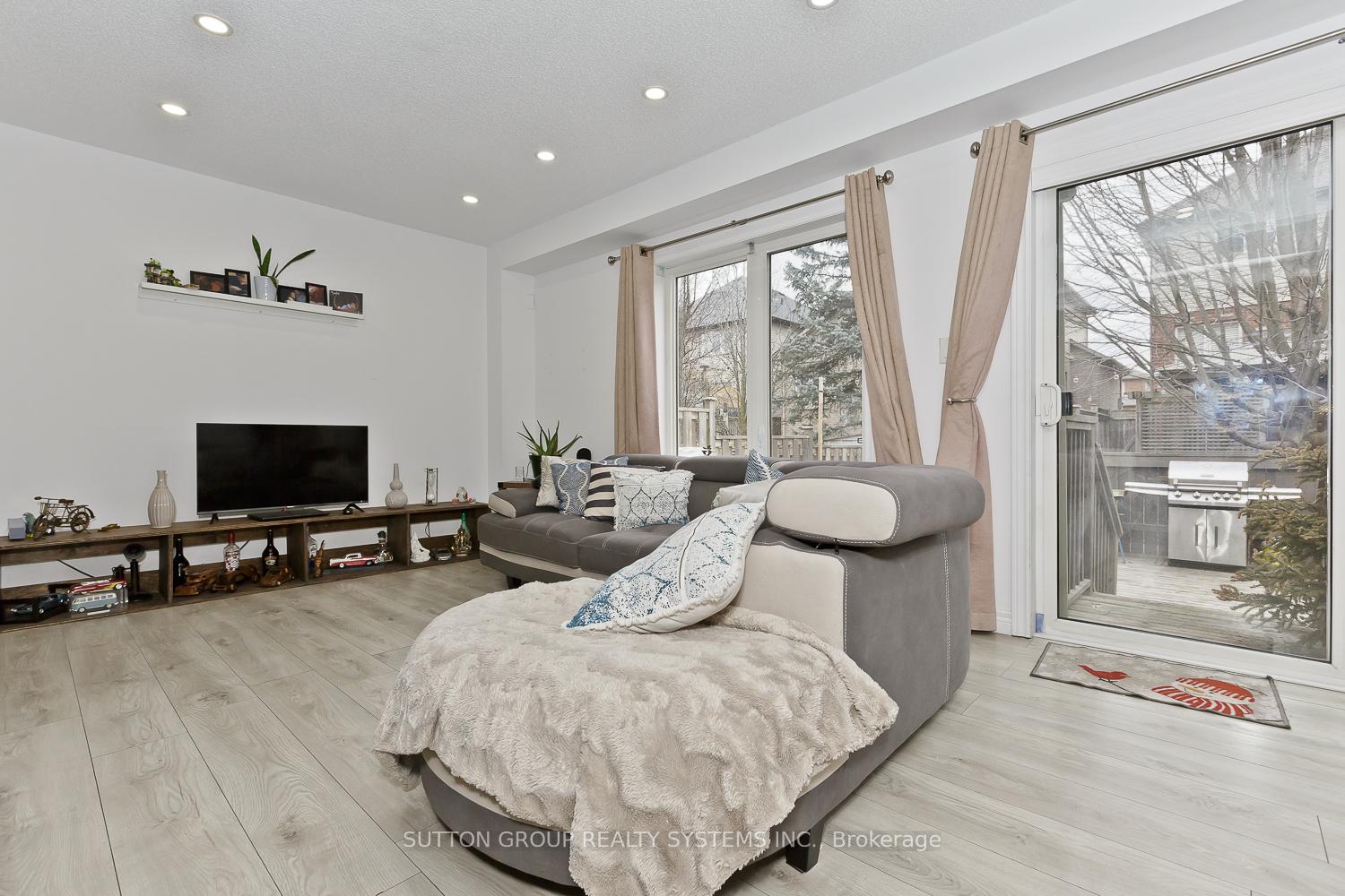 Photo 15 of Unit 4, 222 Fall Fair Way, Hamilton, Binbrook — HOMEH
