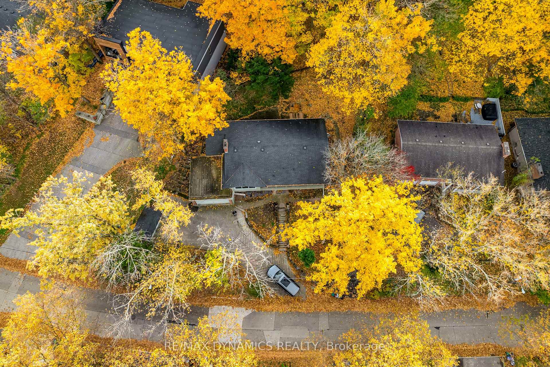 Photo 4 of 160 Woodside Drive, St. Catharines, Glendale/Glenridge — HOMEH