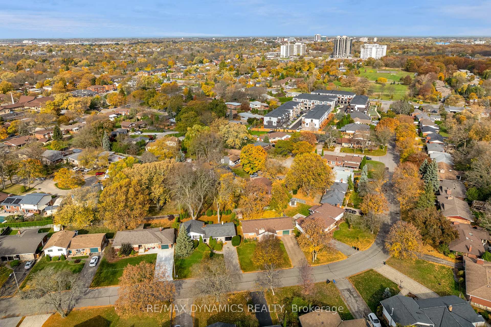 Photo 7 of 160 Woodside Drive, St. Catharines, Glendale/Glenridge — HOMEH