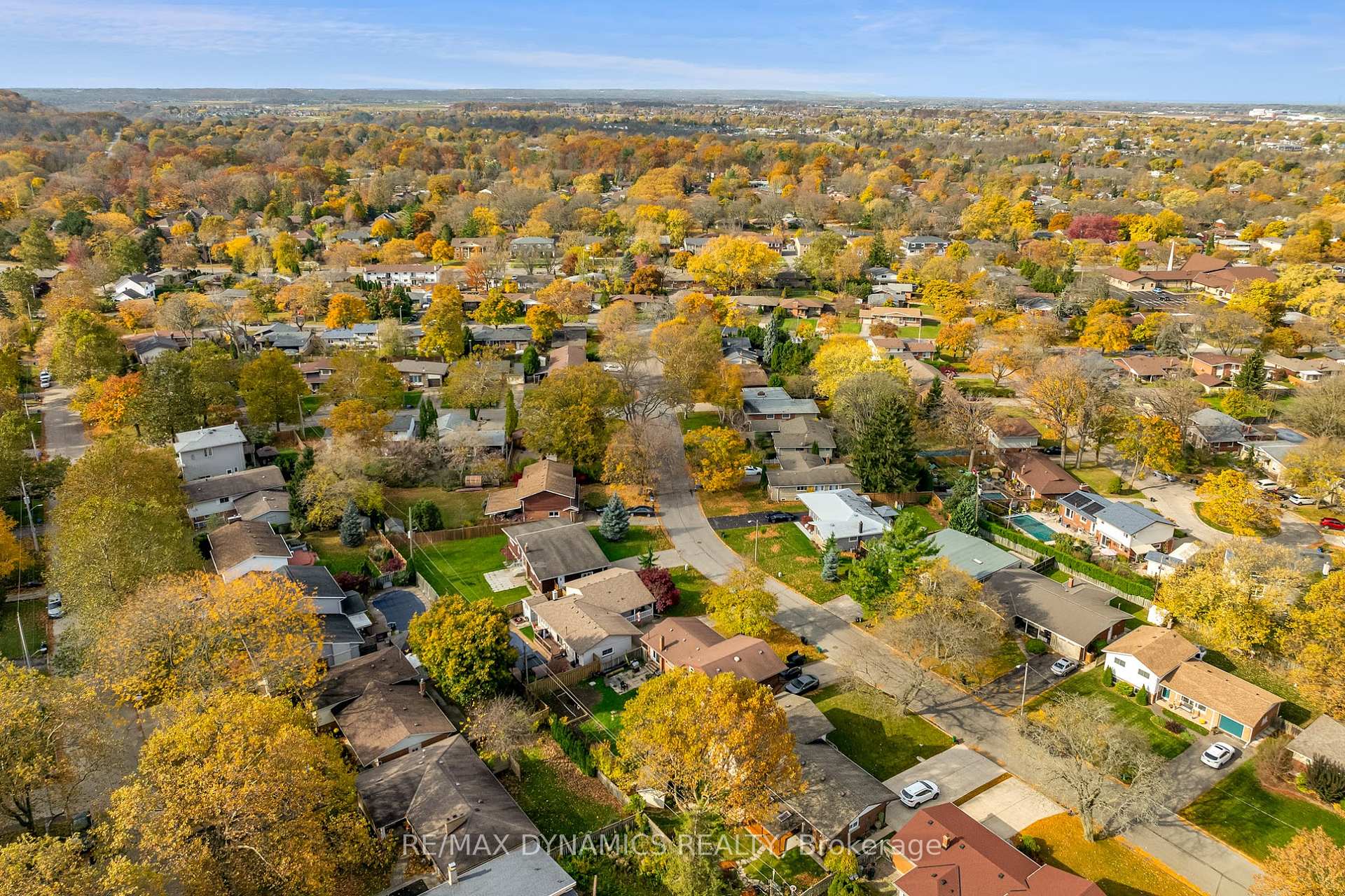 Photo 8 of 160 Woodside Drive, St. Catharines, Glendale/Glenridge — HOMEH
