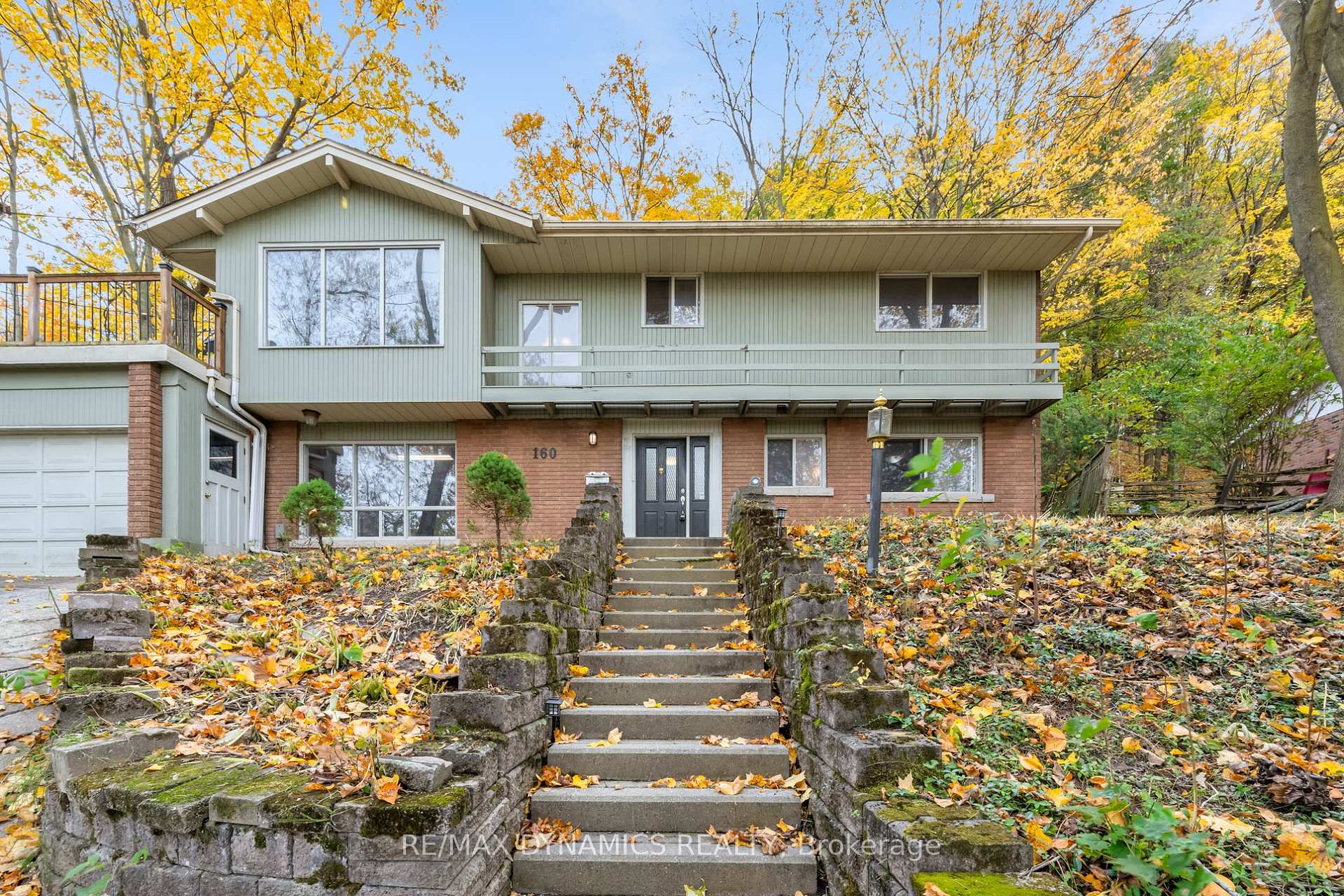 Photo 12 of 160 Woodside Drive, St. Catharines, Glendale/Glenridge — HOMEH