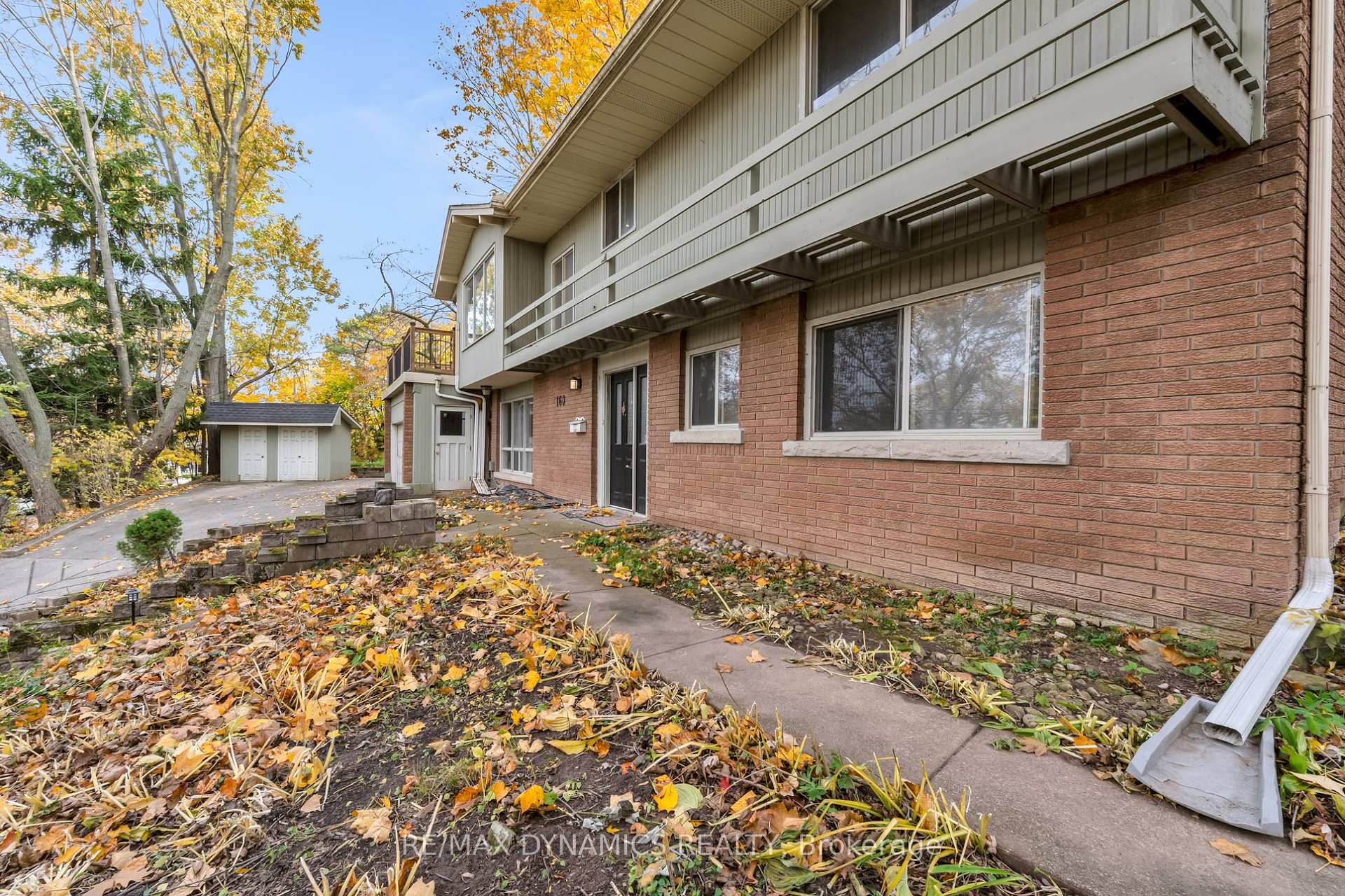 Photo 17 of 160 Woodside Drive, St. Catharines, Glendale/Glenridge — HOMEH