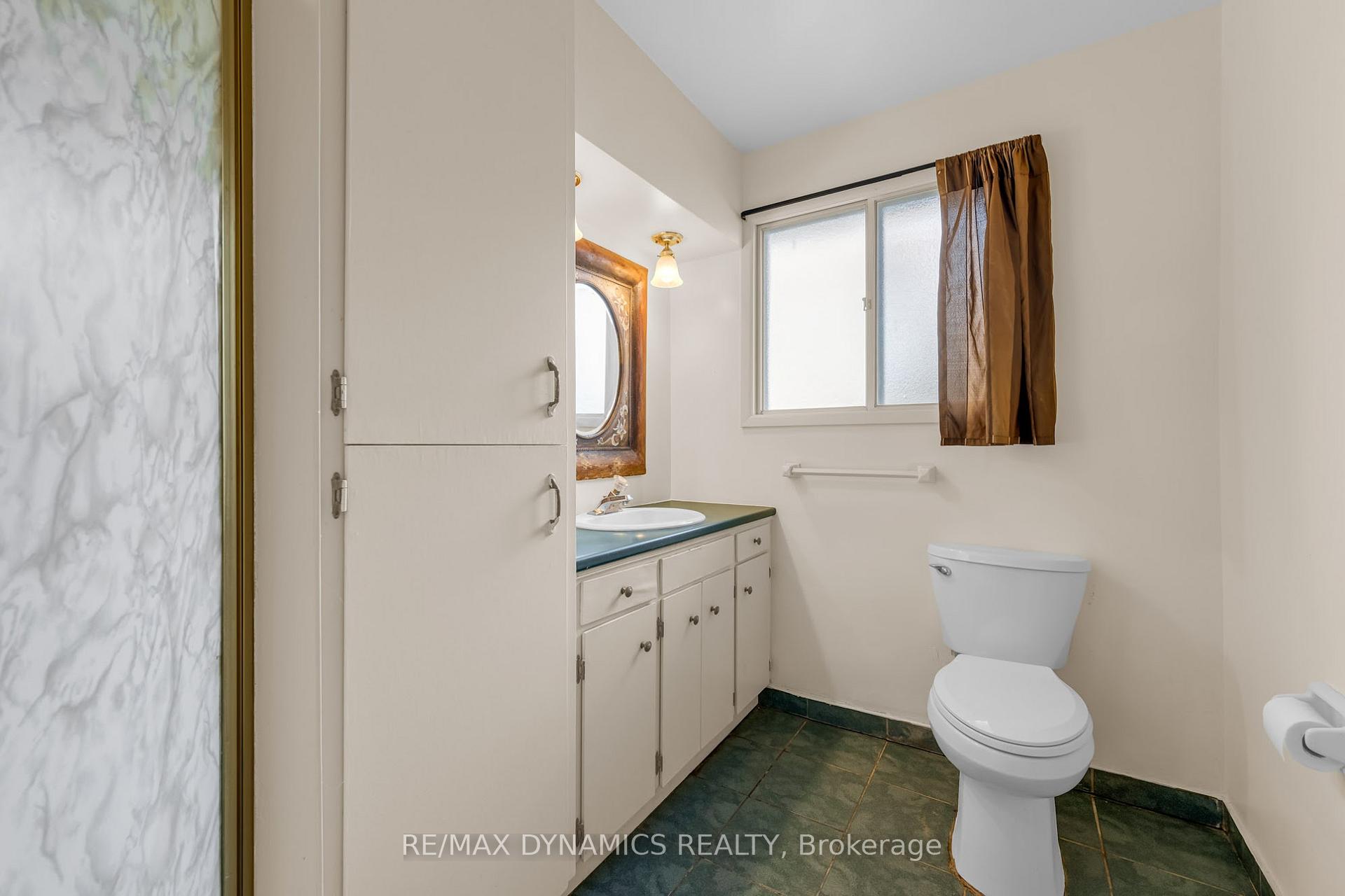 Photo 20 of 160 Woodside Drive, St. Catharines, Glendale/Glenridge — HOMEH