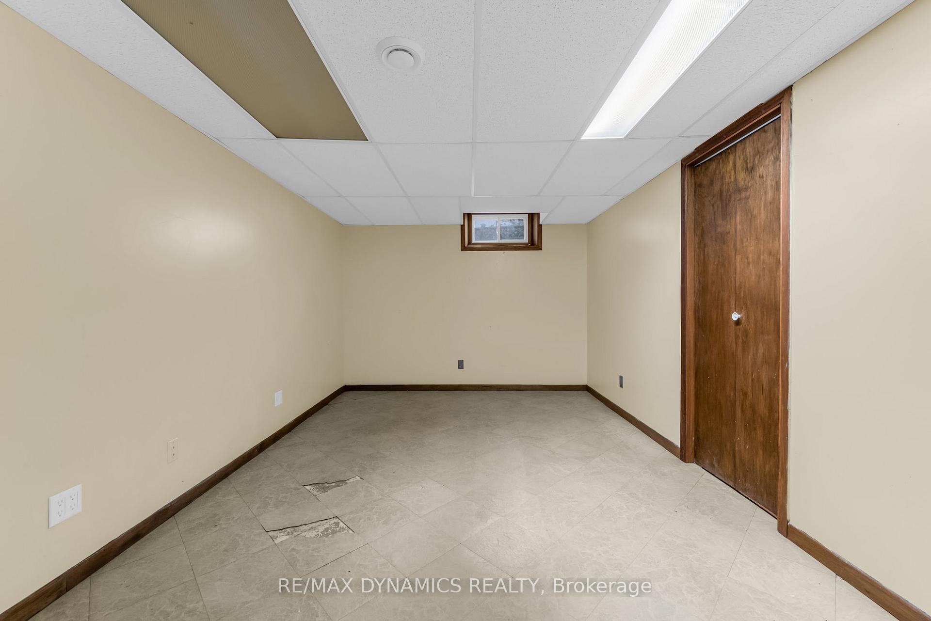 Photo 24 of 160 Woodside Drive, St. Catharines, Glendale/Glenridge — HOMEH
