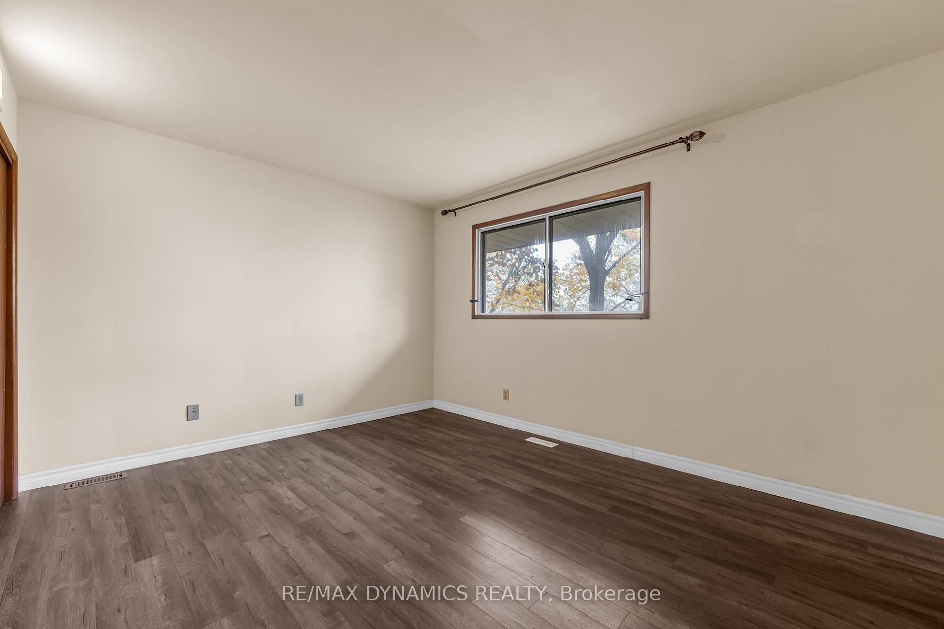 Photo 39 of 160 Woodside Drive, St. Catharines, Glendale/Glenridge — HOMEH