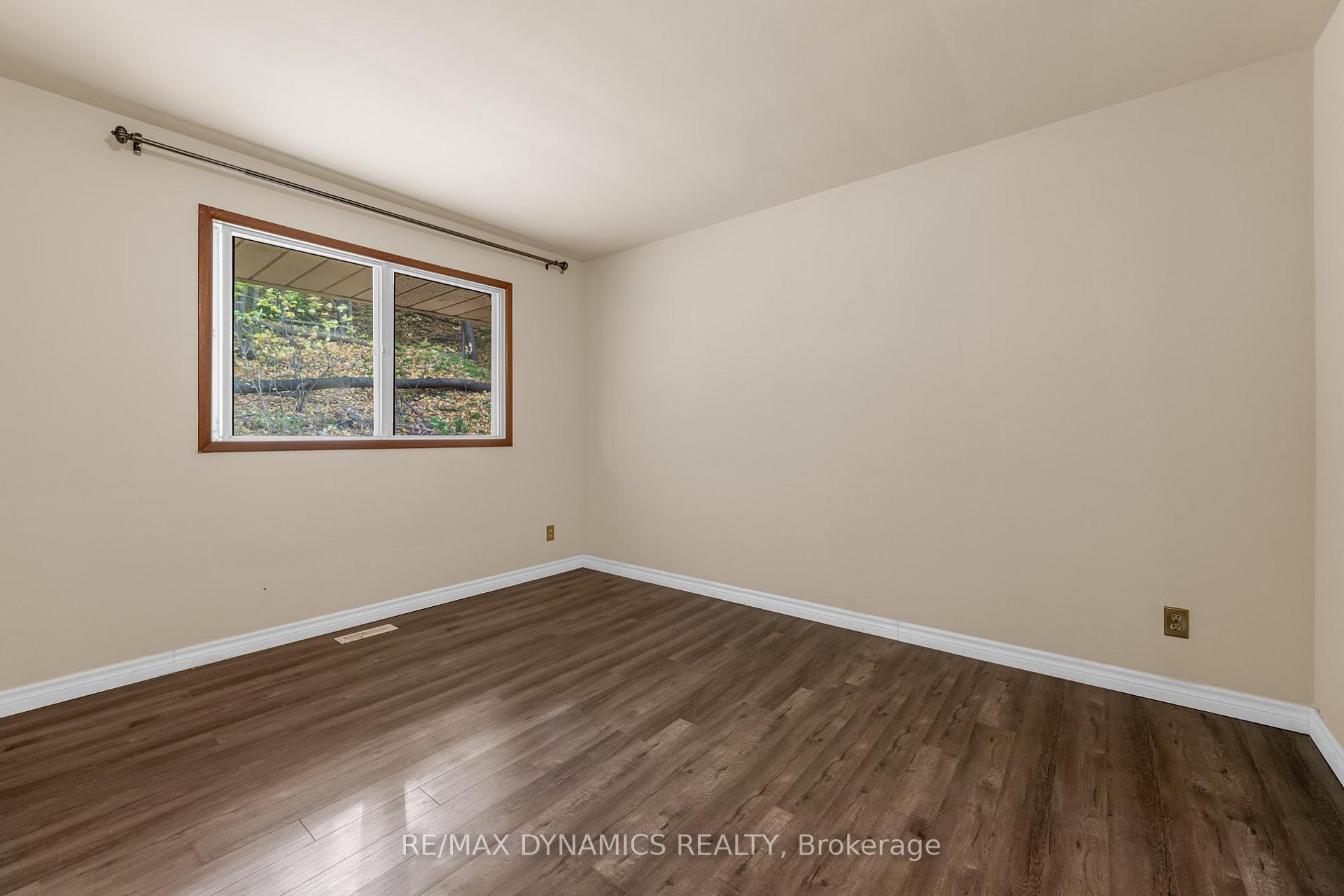 Photo 41 of 160 Woodside Drive, St. Catharines, Glendale/Glenridge — HOMEH