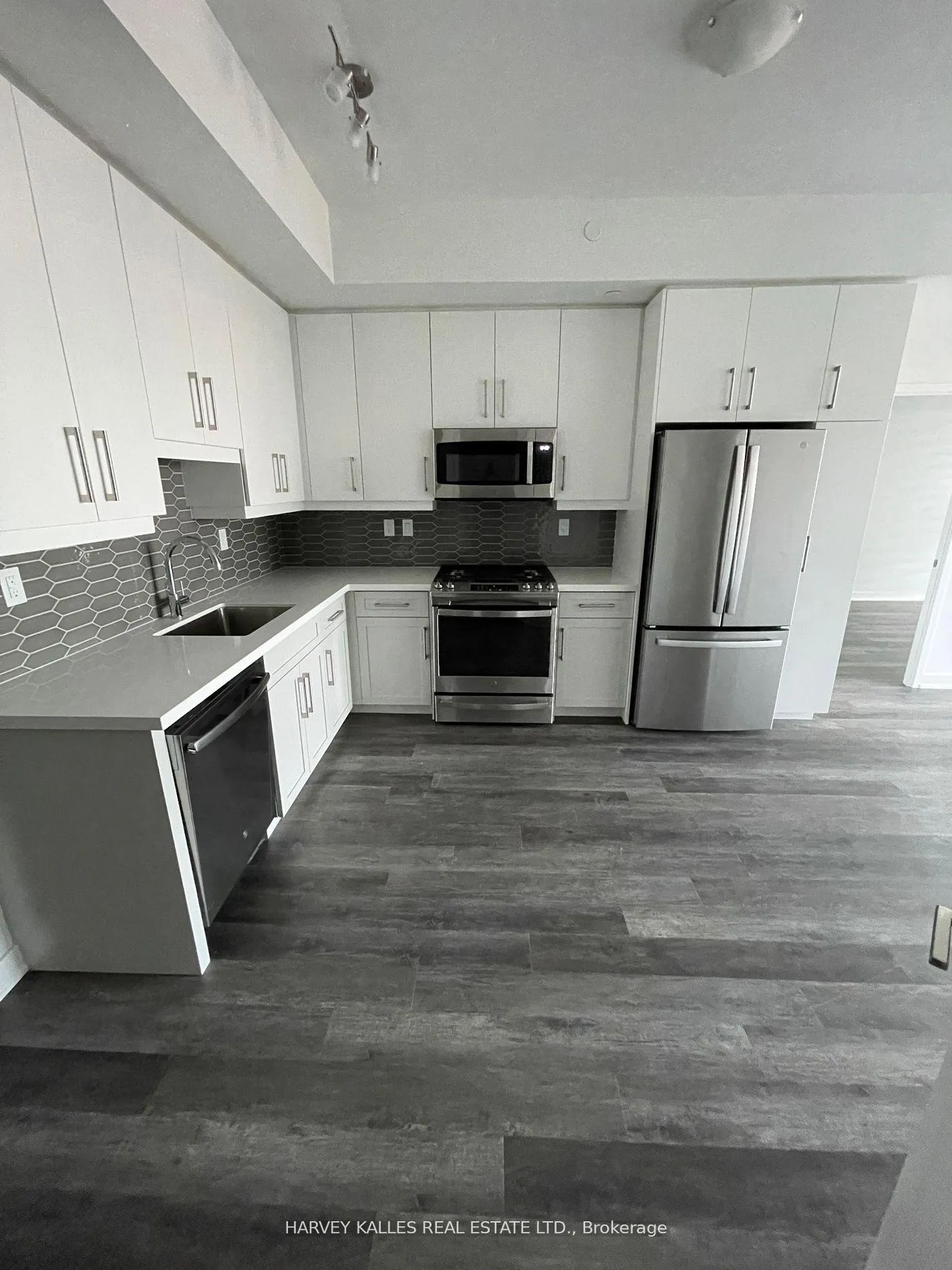 Photo 8 of Unit 1104, 2007 James Street, Burlington, Brant — HOMEH