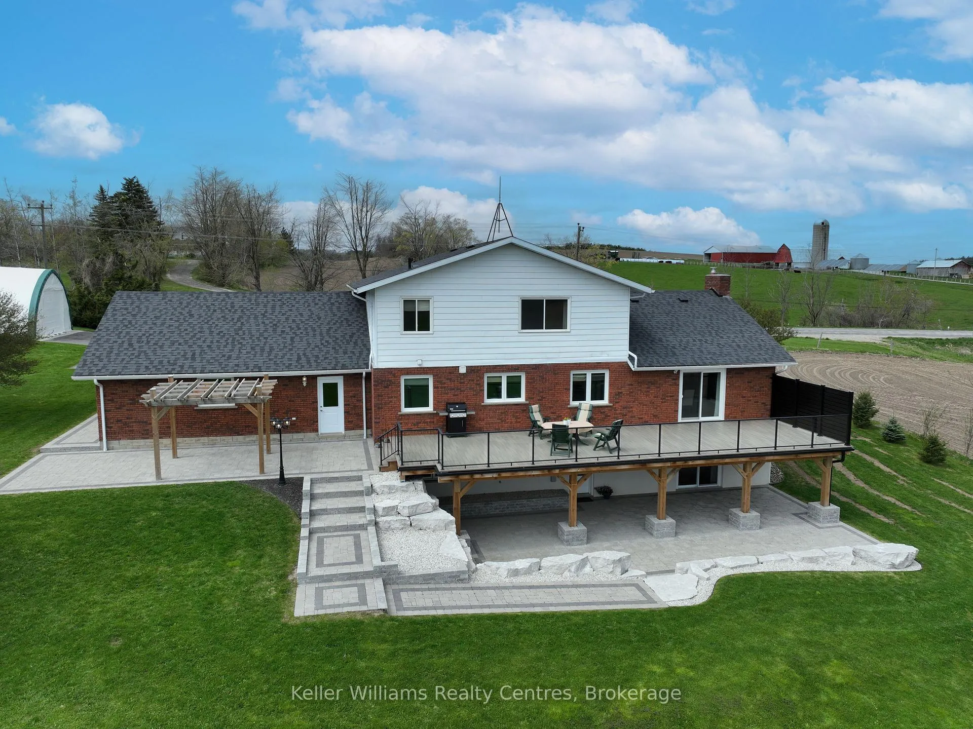 Front of 2219 County Rd 42