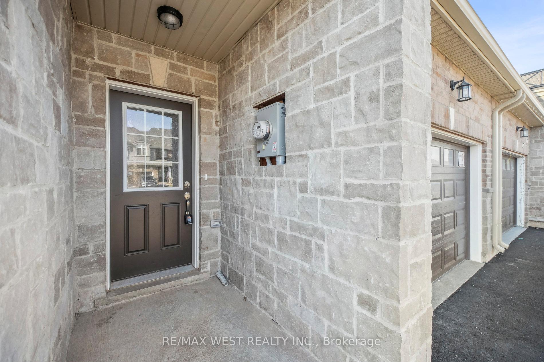 Photo 2 of 106 Pinot Crescent, Hamilton, Winona — HOMEH