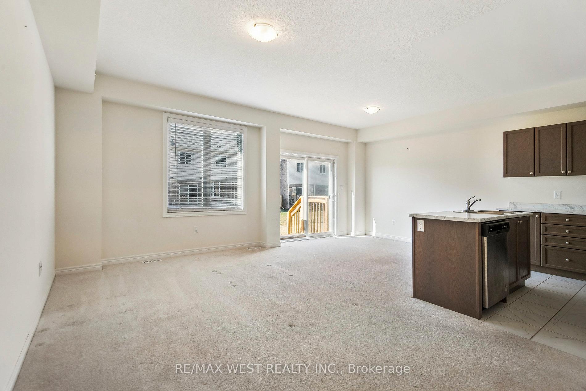 Photo 3 of 106 Pinot Crescent, Hamilton, Winona — HOMEH