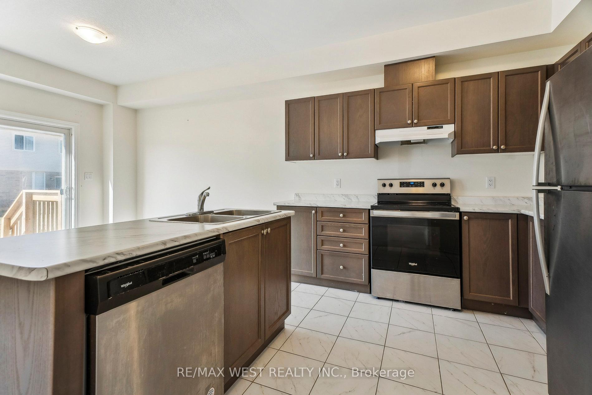 Photo 4 of 106 Pinot Crescent, Hamilton, Winona — HOMEH