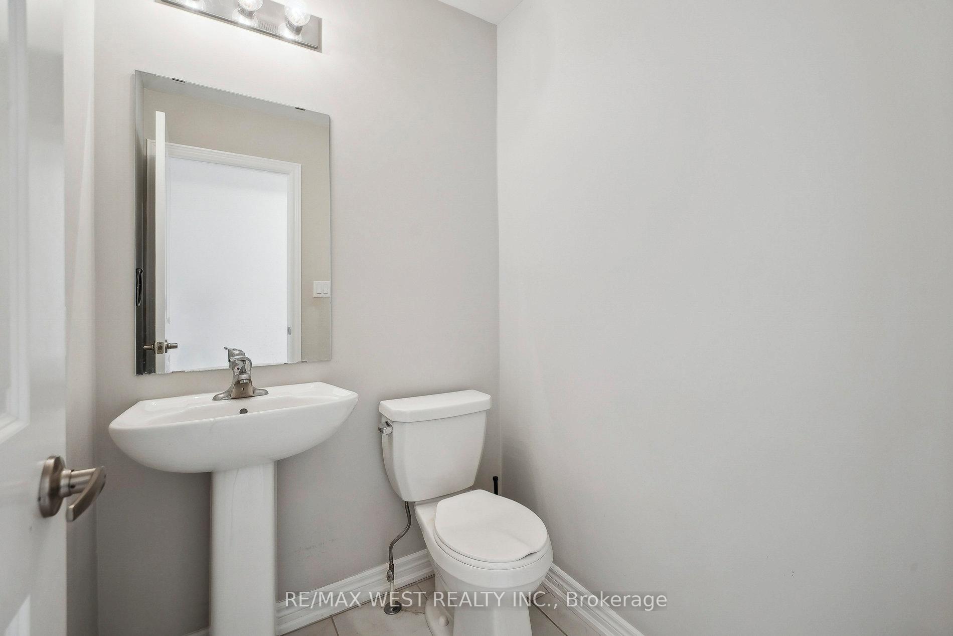 Photo 7 of 106 Pinot Crescent, Hamilton, Winona — HOMEH