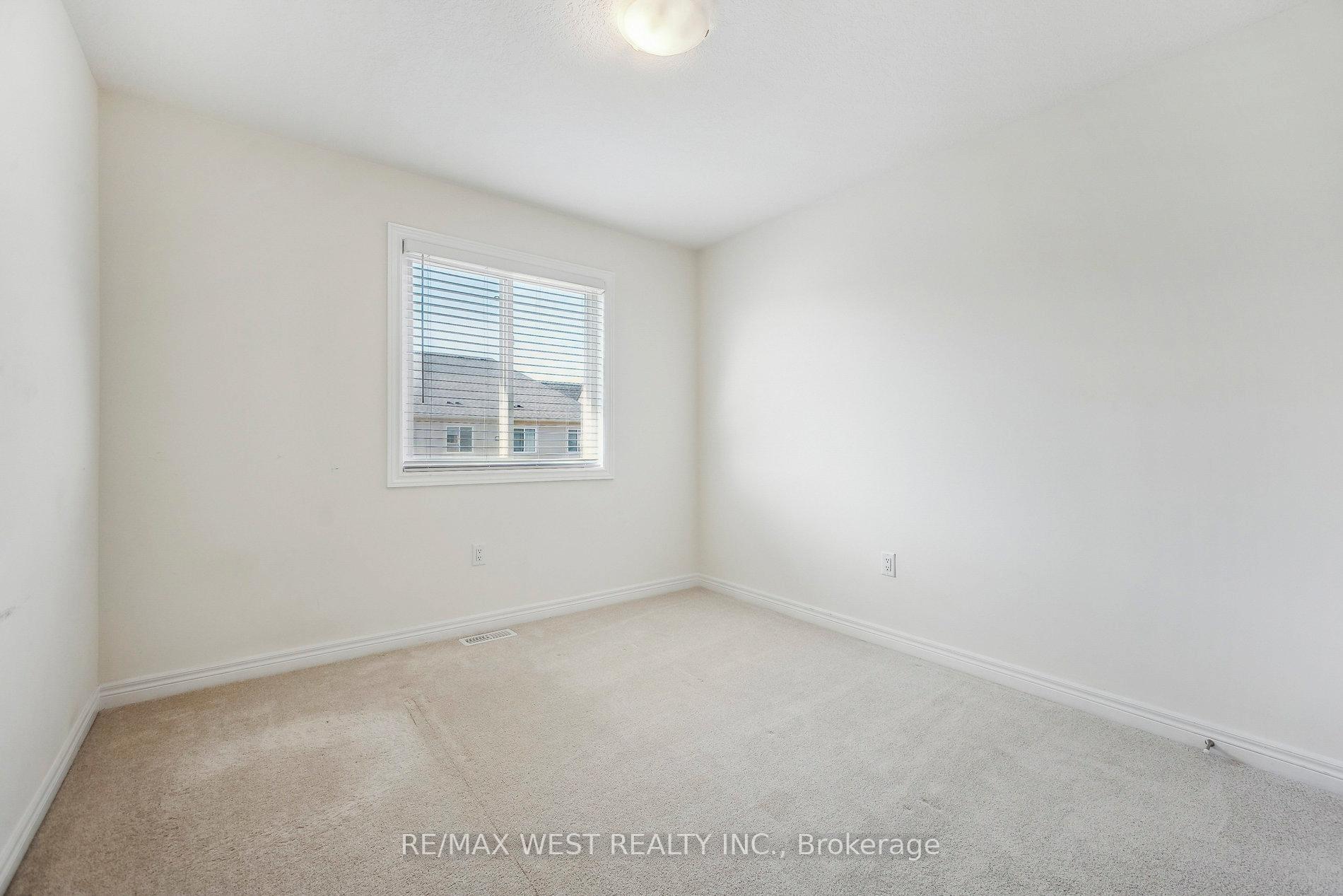 Photo 9 of 106 Pinot Crescent, Hamilton, Winona — HOMEH