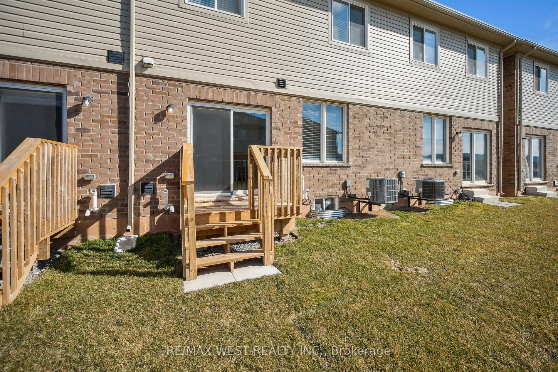 Photo 18 of 106 Pinot Crescent, Hamilton, Winona — HOMEH