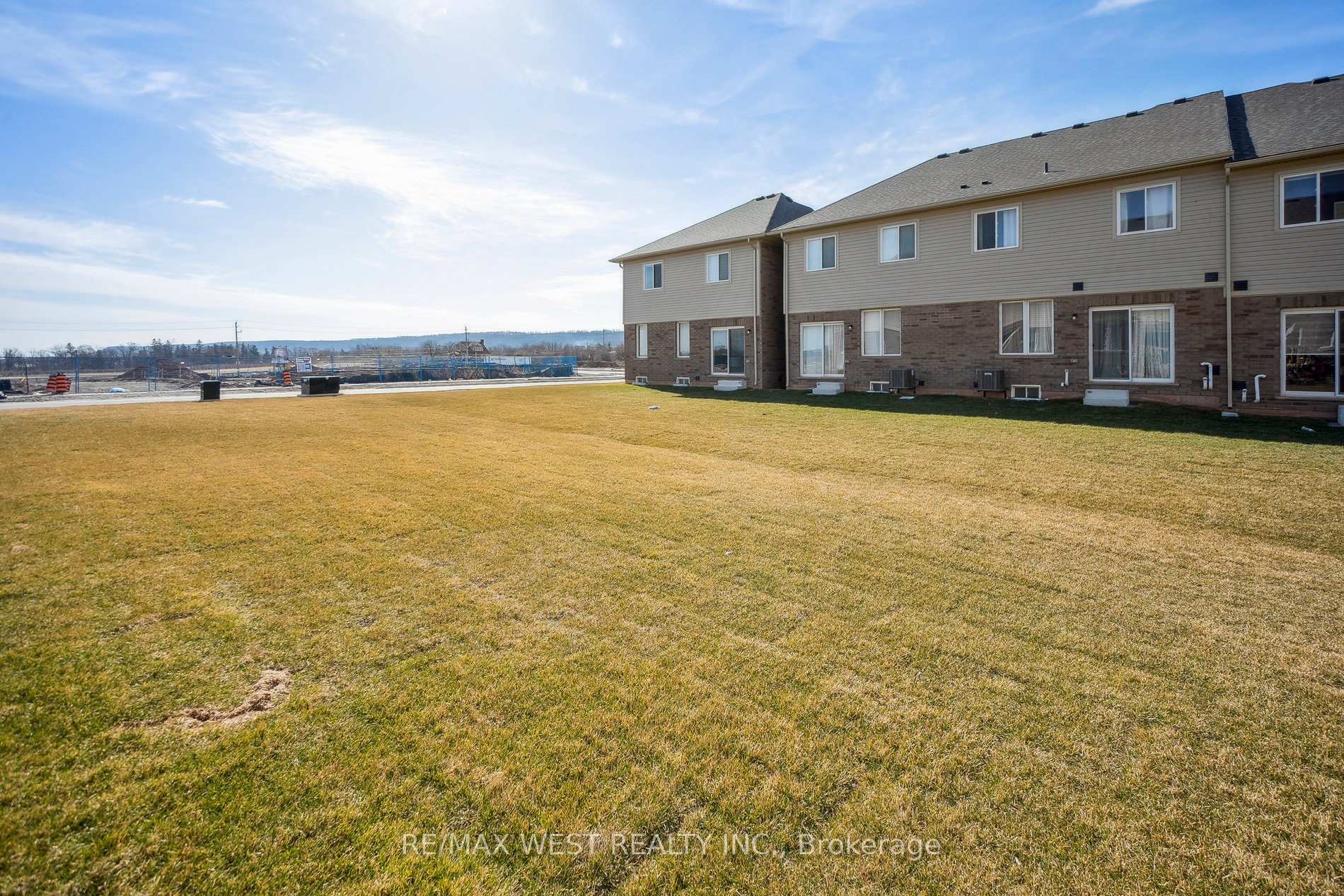 Photo 19 of 106 Pinot Crescent, Hamilton, Winona — HOMEH