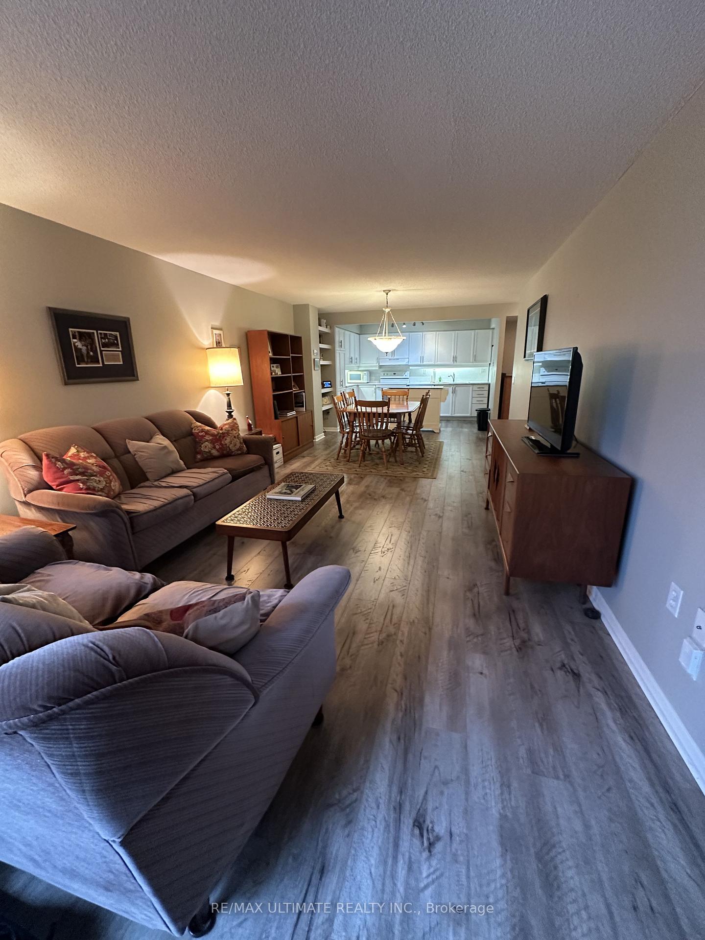 Photo 4 of Unit 420, 955 Millwood Road, Toronto, Leaside — HOMEH