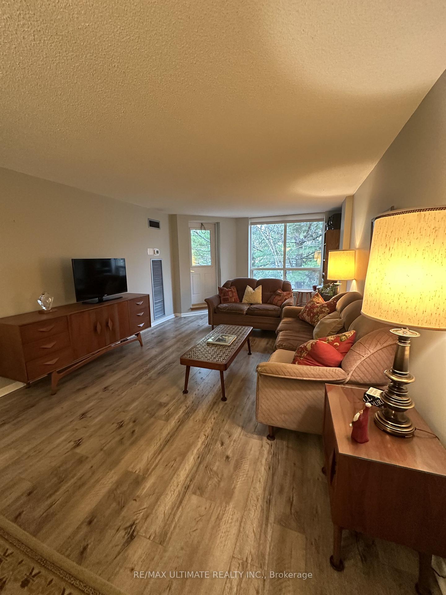 Photo 6 of Unit 420, 955 Millwood Road, Toronto, Leaside — HOMEH
