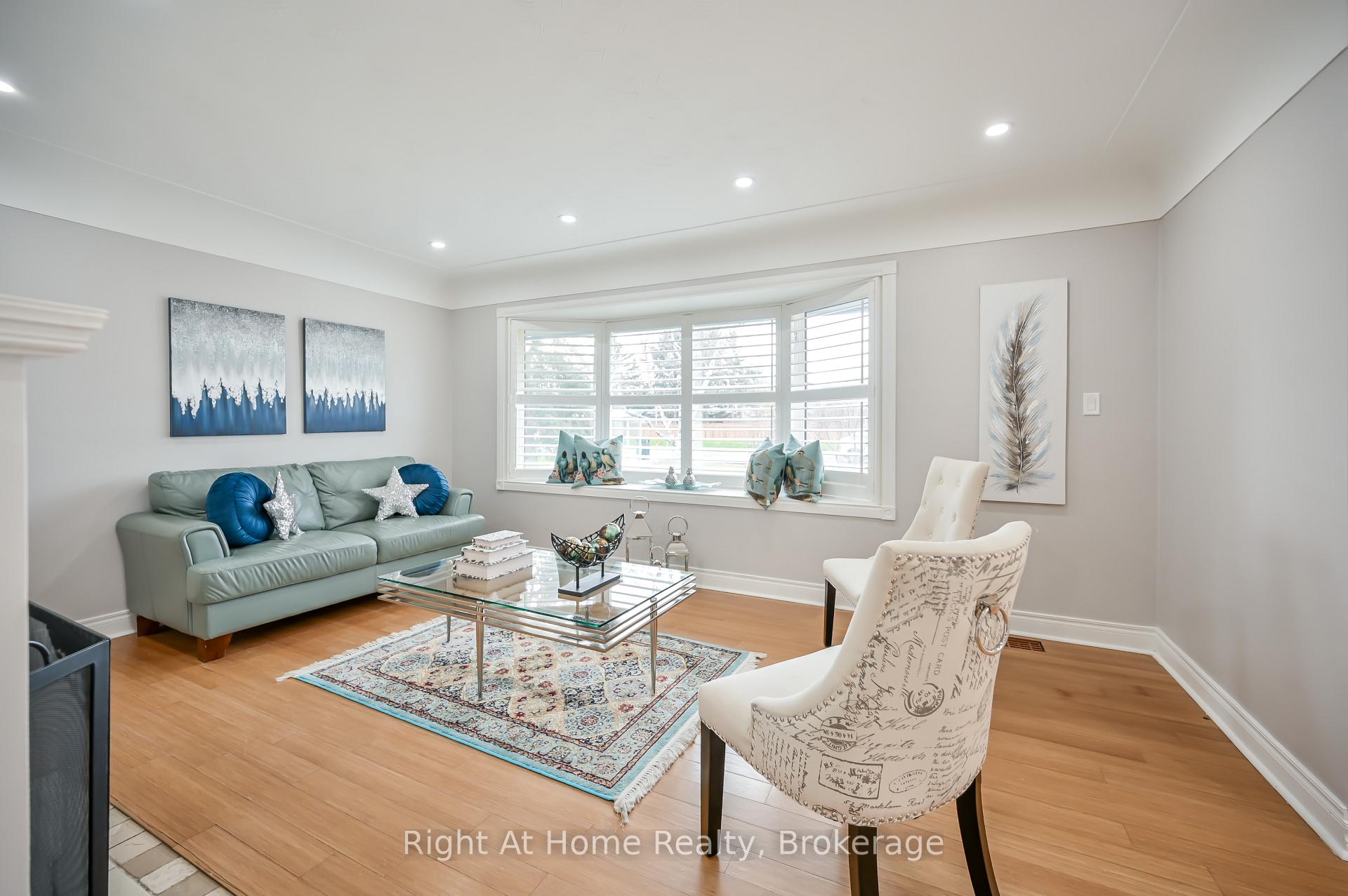 Photo 8 of 365 Fiddlers Green Road, Hamilton, Ancaster — HOMEH