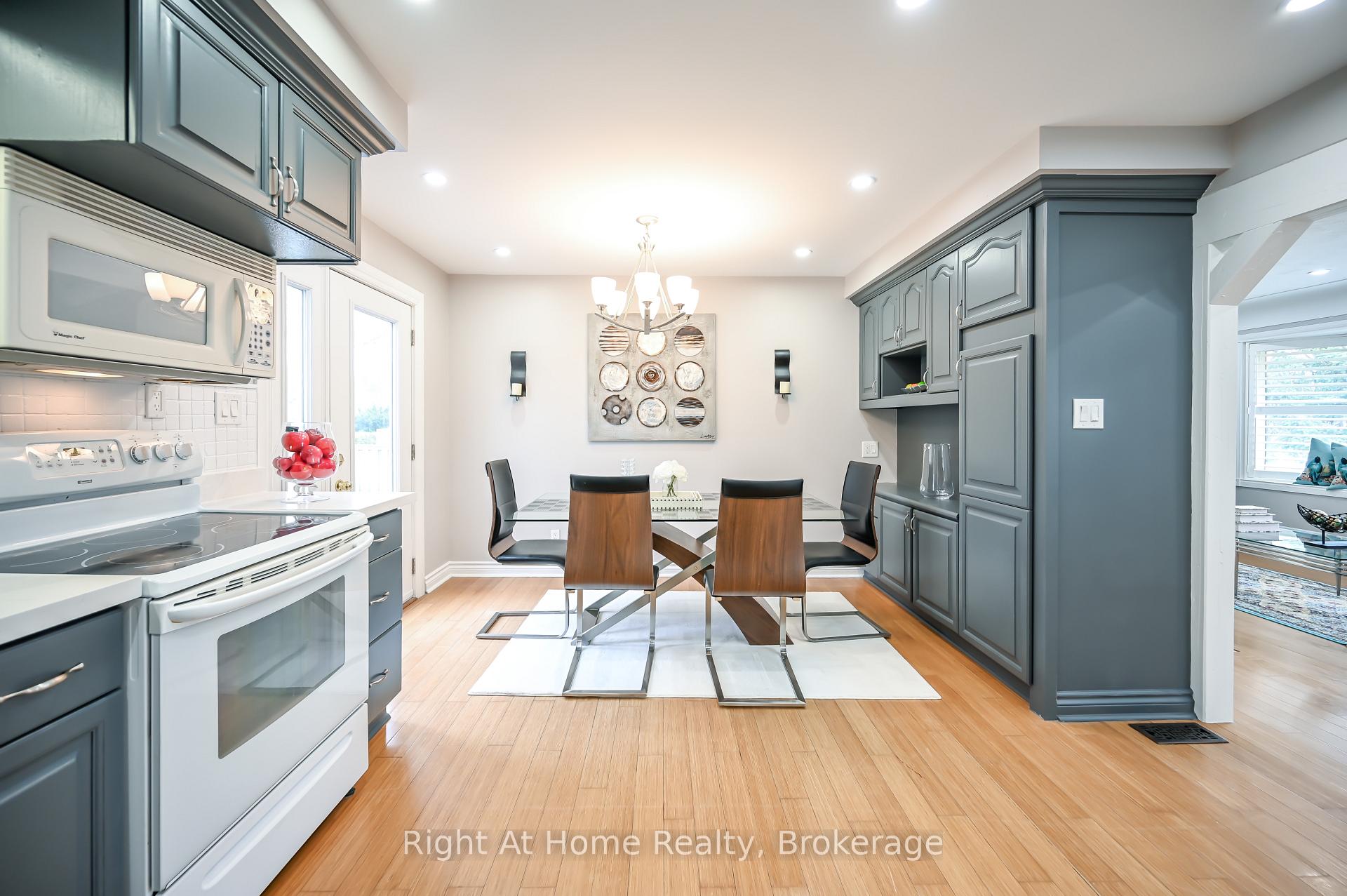Photo 10 of 365 Fiddlers Green Road, Hamilton, Ancaster — HOMEH