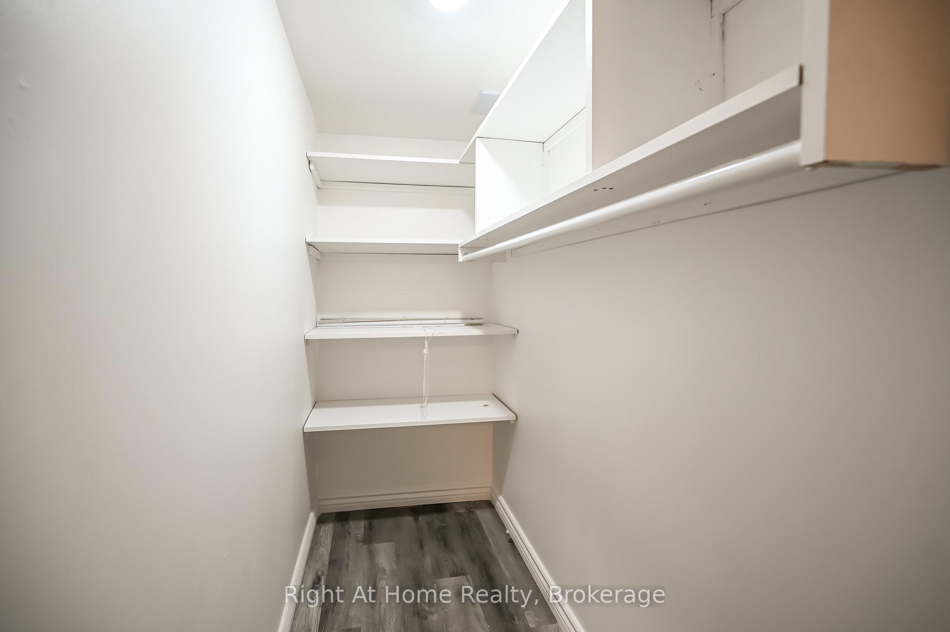 Photo 17 of 365 Fiddlers Green Road, Hamilton, Ancaster — HOMEH