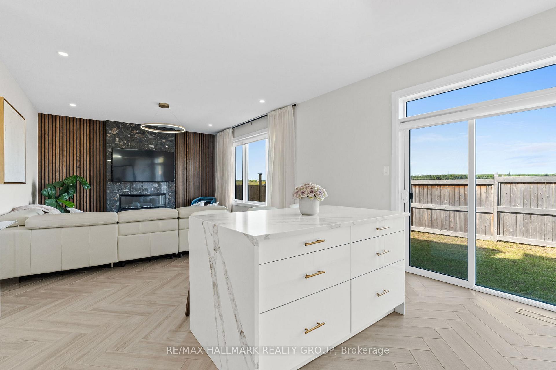 Photo 11 of 3000 Travertine Way, Ottawa, Barrhaven - Half Moon Bay — HOMEH