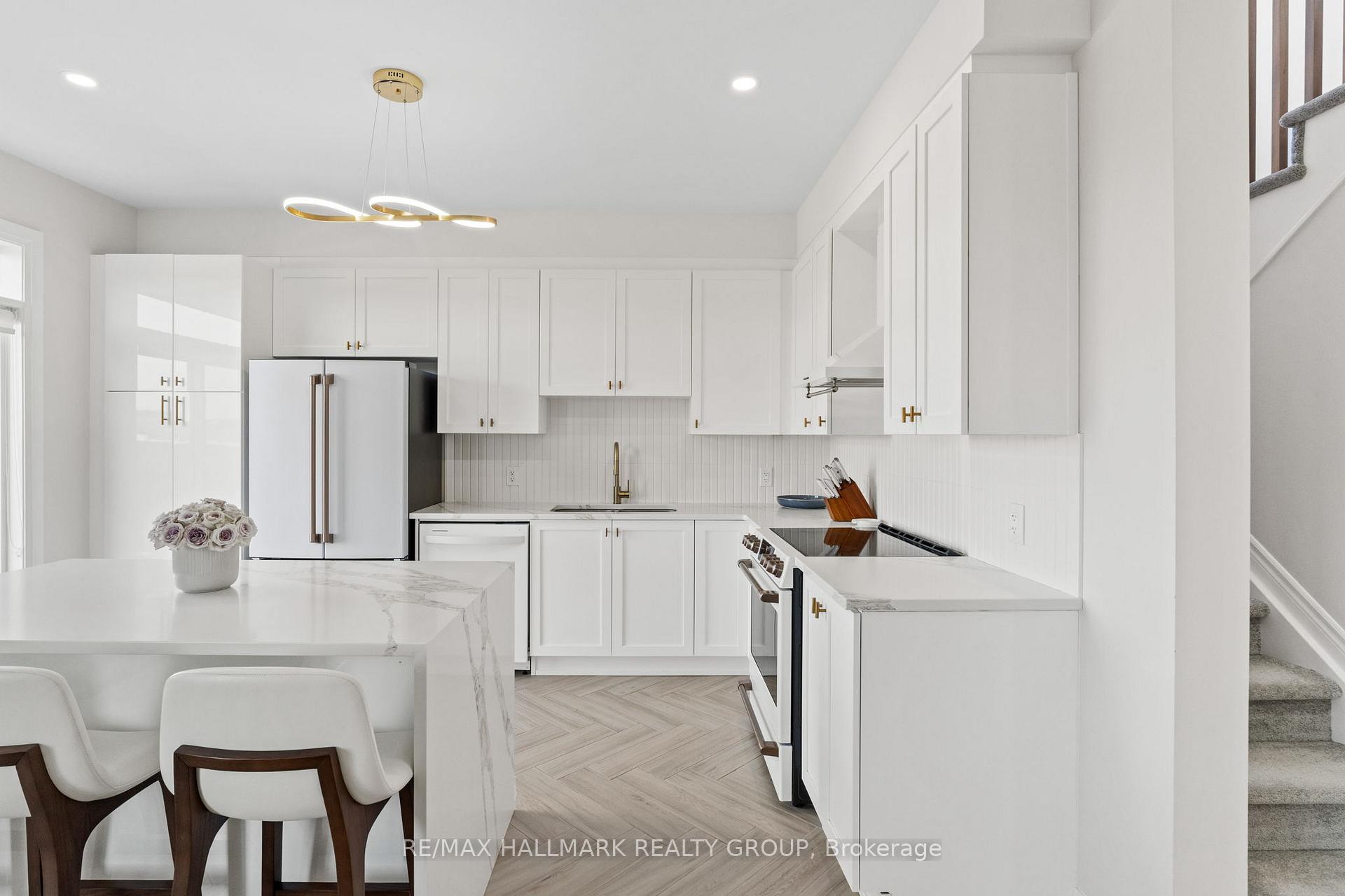 Photo 12 of 3000 Travertine Way, Ottawa, Barrhaven - Half Moon Bay — HOMEH
