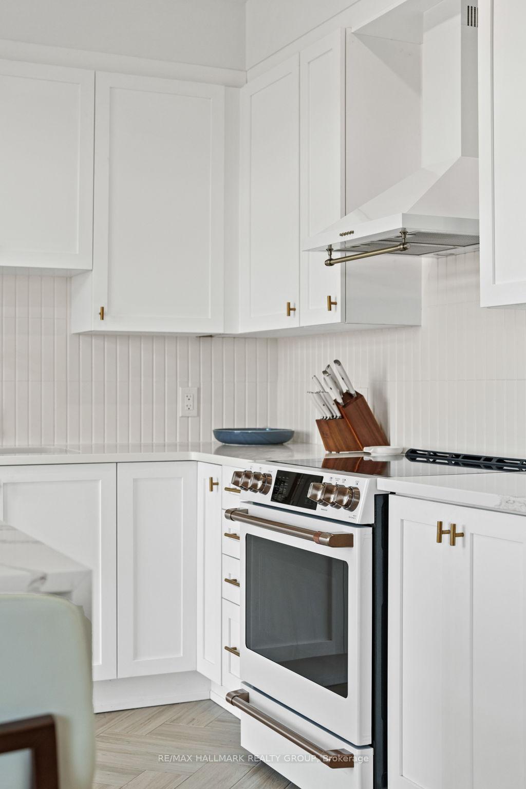 Photo 13 of 3000 Travertine Way, Ottawa, Barrhaven - Half Moon Bay — HOMEH