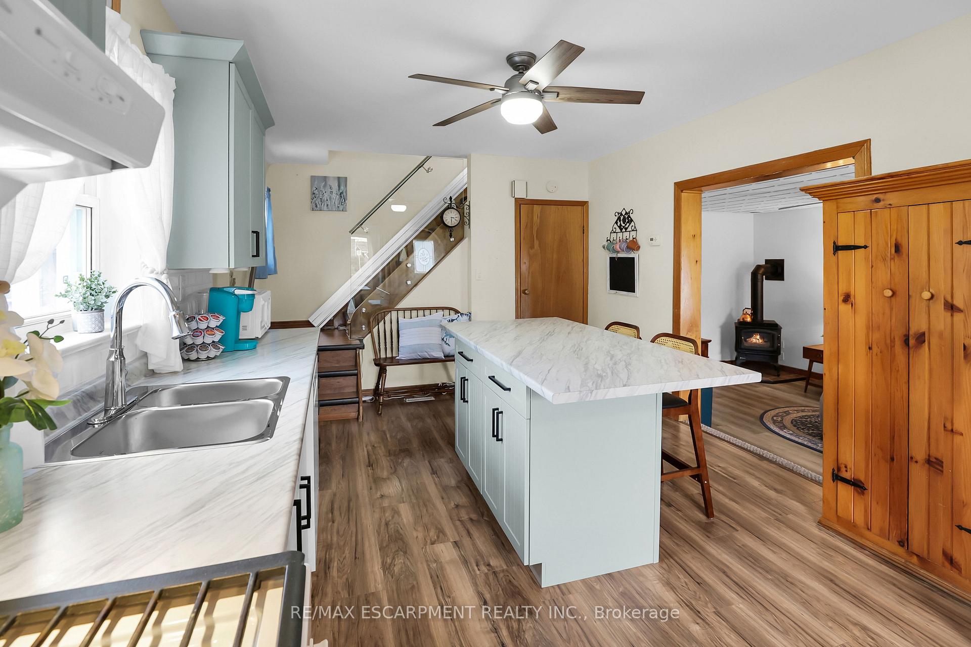 Photo 6 of 16 Kingsway Crescent, St. Catharines, Fairview — HOMEH