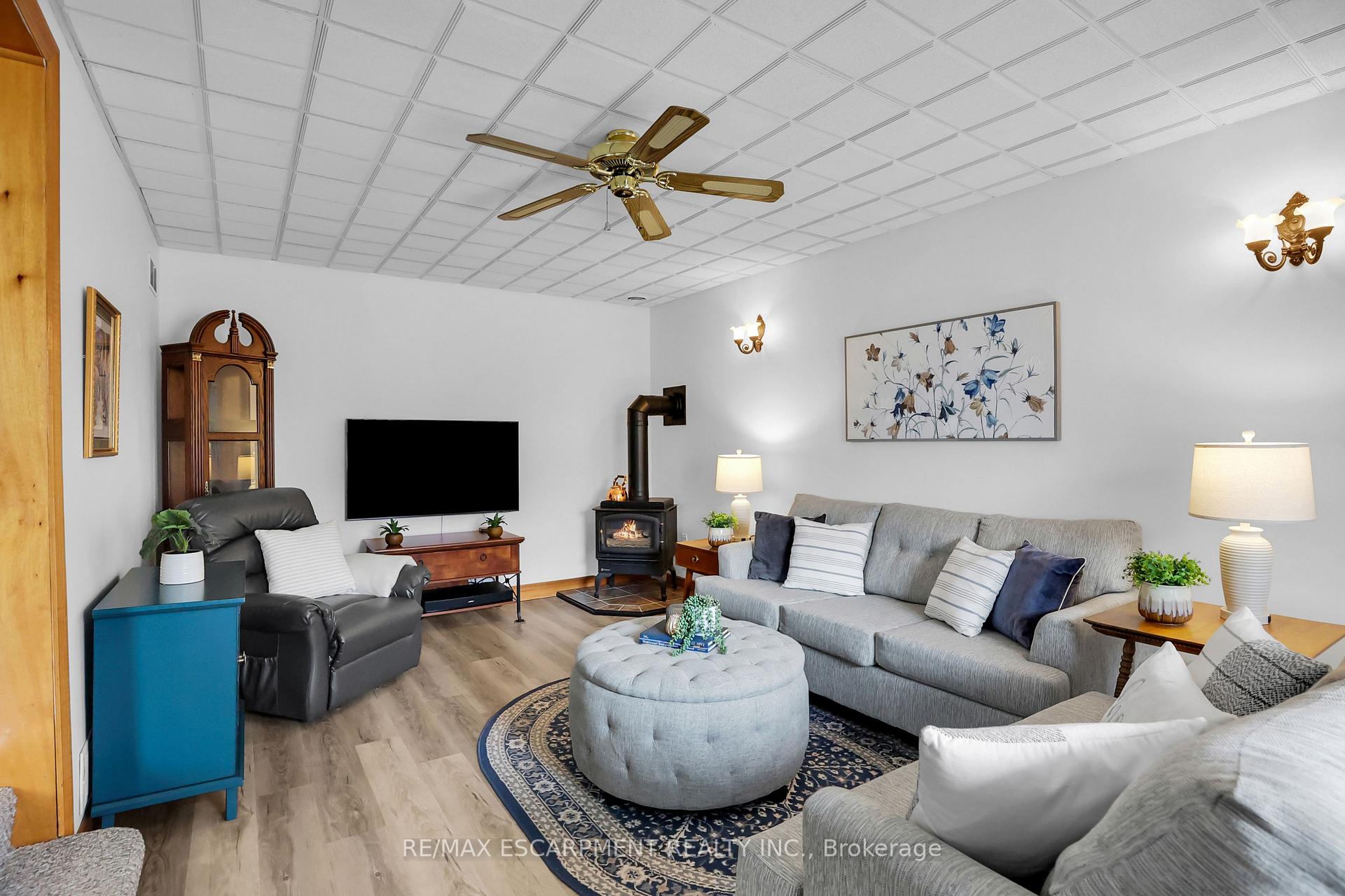 Photo 7 of 16 Kingsway Crescent, St. Catharines, Fairview — HOMEH