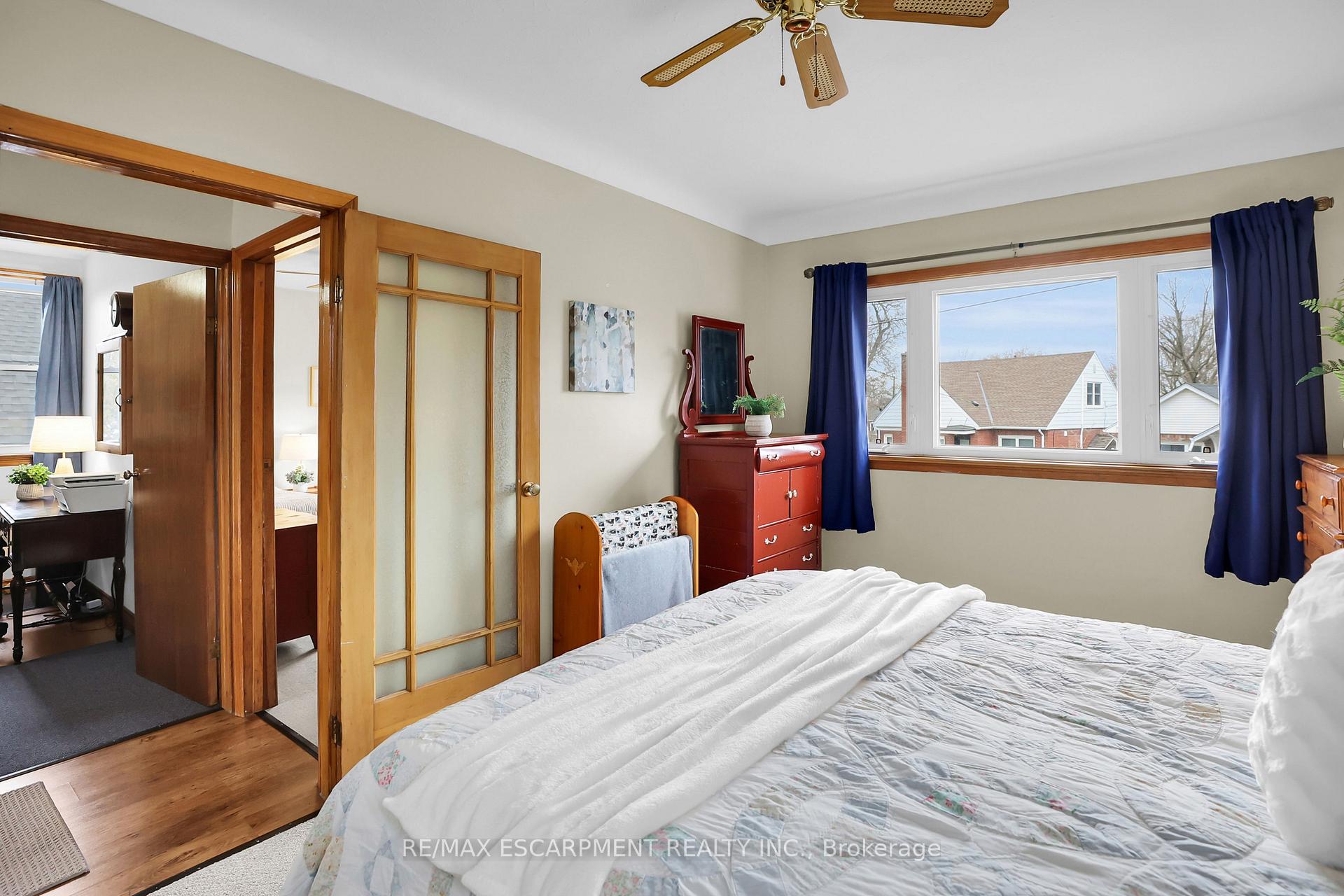Photo 11 of 16 Kingsway Crescent, St. Catharines, Fairview — HOMEH