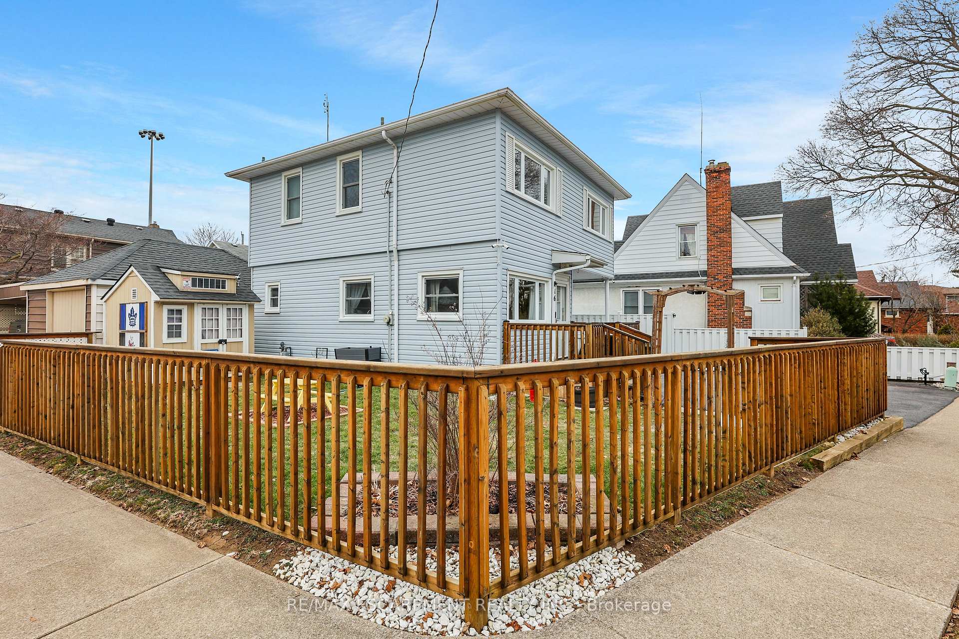 Photo 19 of 16 Kingsway Crescent, St. Catharines, Fairview — HOMEH