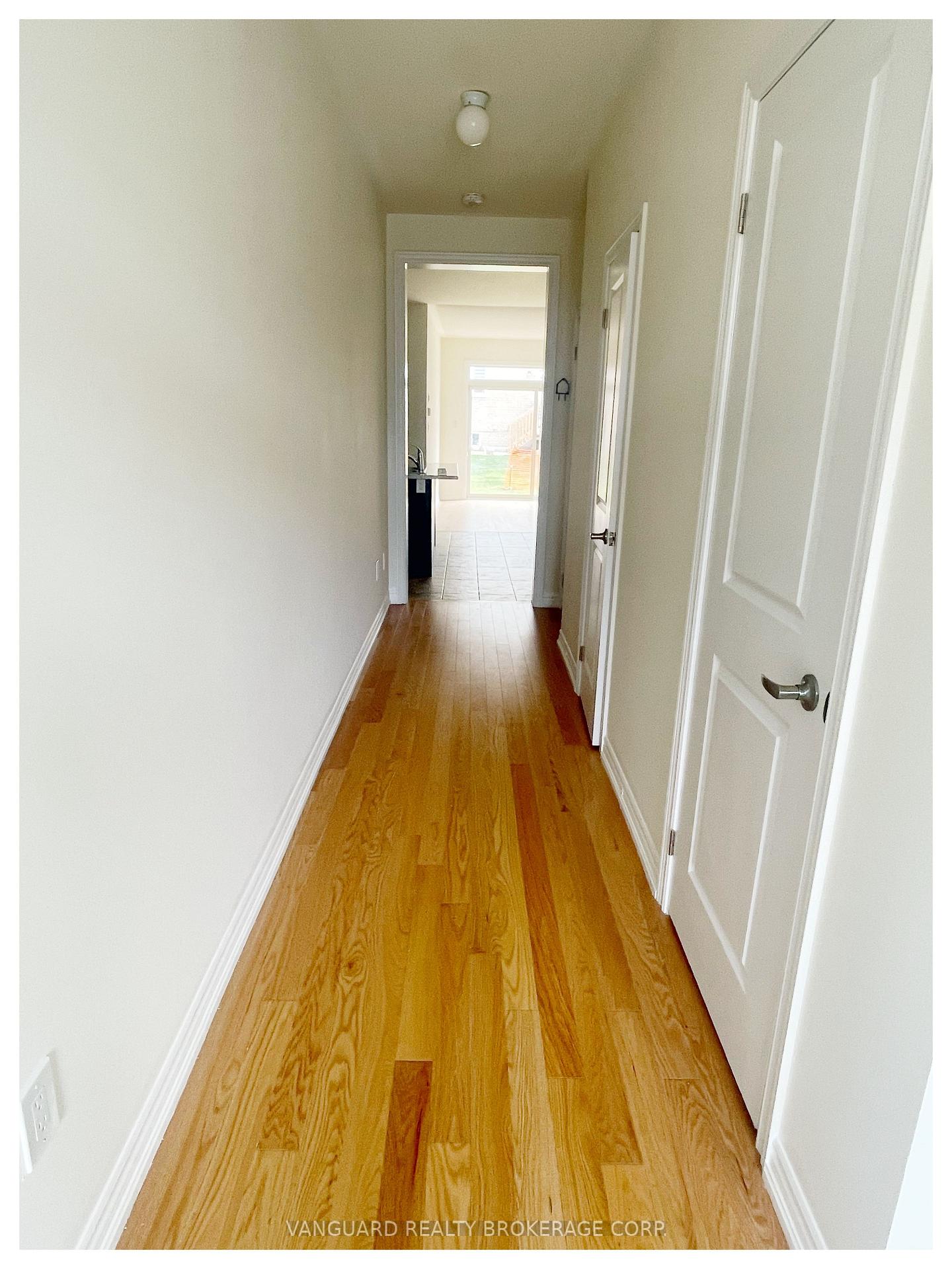 Photo 3 of Unit Main, 31 Bannister Road, Barrie, Rural Barrie Southeast — HOMEH