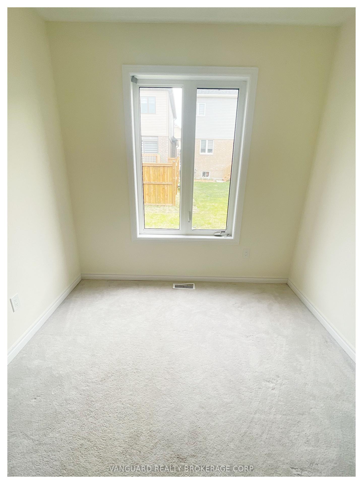 Photo 16 of Unit Main, 31 Bannister Road, Barrie, Rural Barrie Southeast — HOMEH