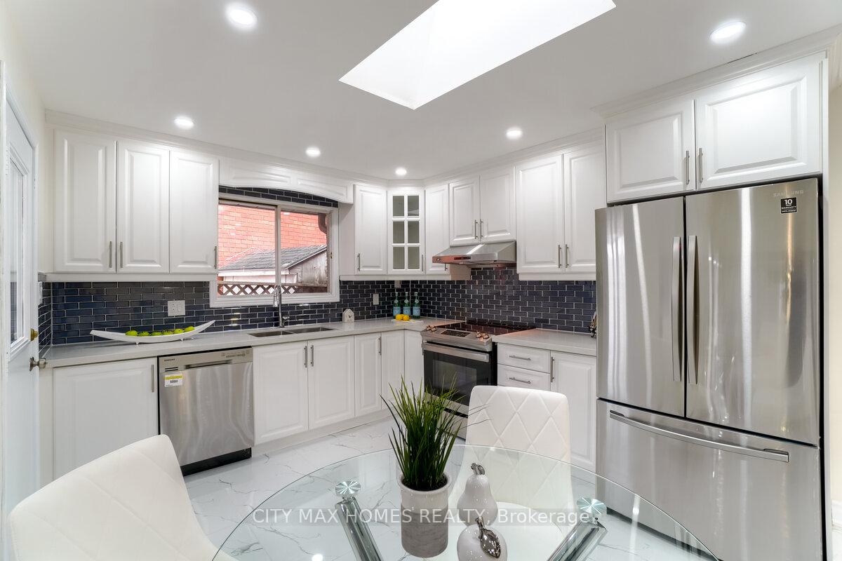 Photo 8 of 177 Ravenbury Drive, Hamilton, Randall — HOMEH