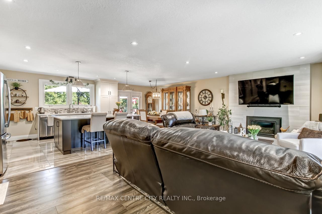 Photo 9 of 42610 Walnut Street, Central Elgin, Union — HOMEH
