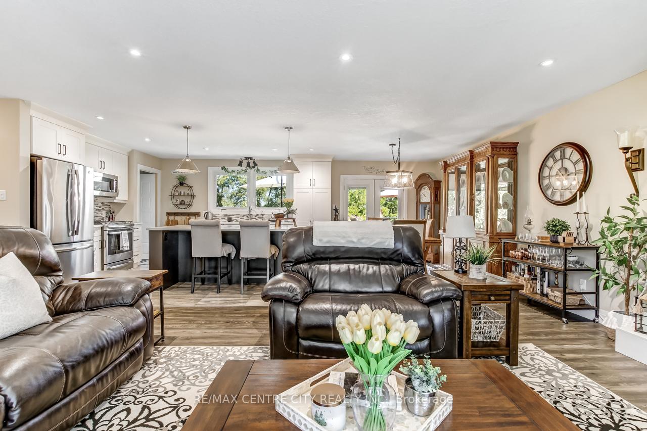 Photo 7 of 42610 Walnut Street, Central Elgin, Union — HOMEH